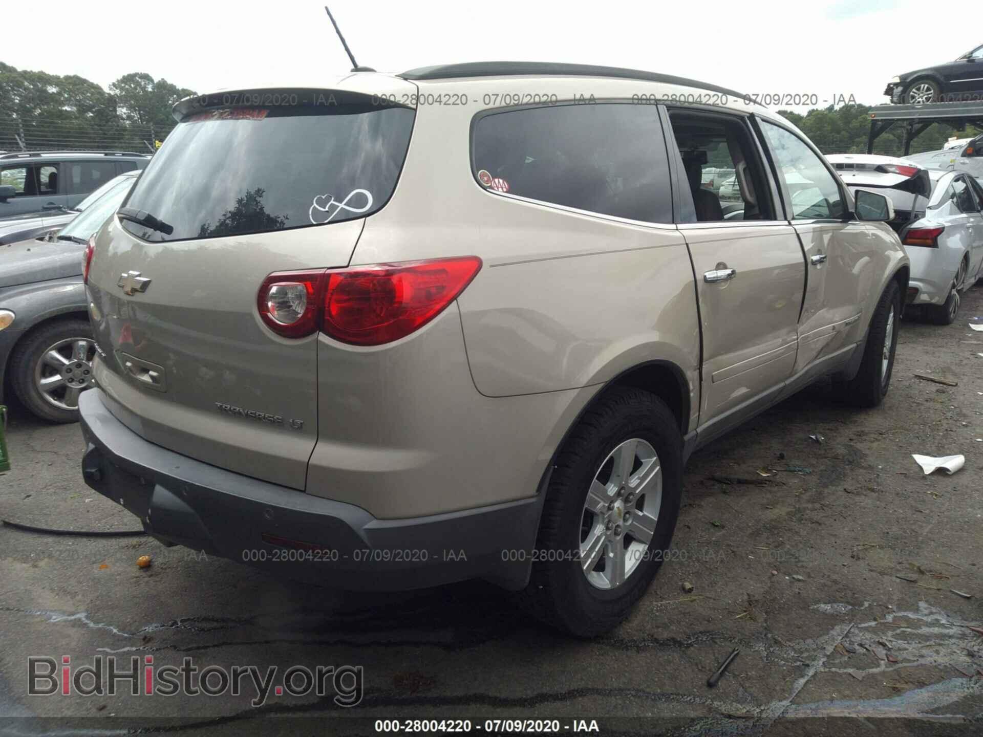 2010 CHEVROLET TRAVERSE - VIN: 1GNLRFED9AS107790 - Фото 4