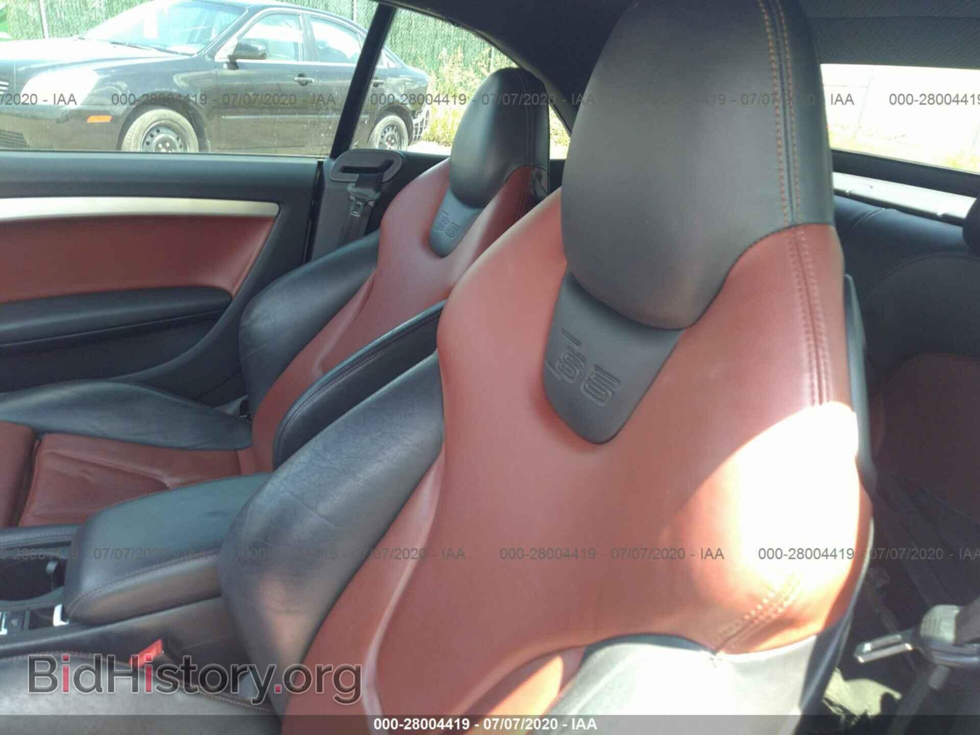 2011 AUDI S5 - VIN: WAUCGAFH8BN008619 - Фото 8