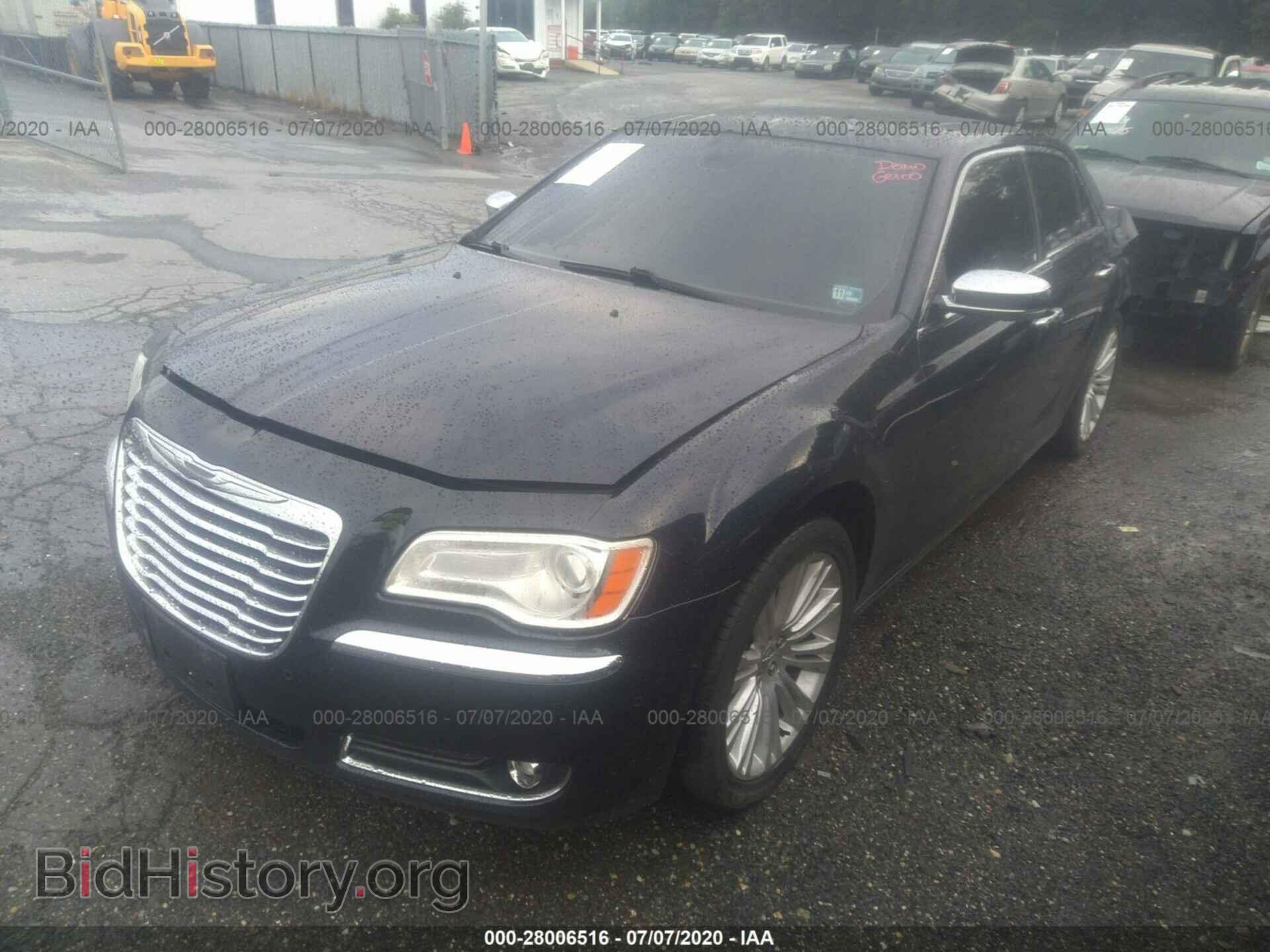 2011 CHRYSLER 300 - VIN: 2C3CA6CT4BH559072 - Photo 2