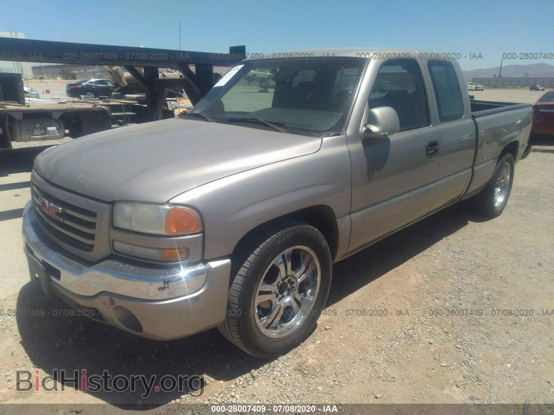 2003 GMC NEW SIERRA - VIN: 2GTEC19X631226877 - Фото 2