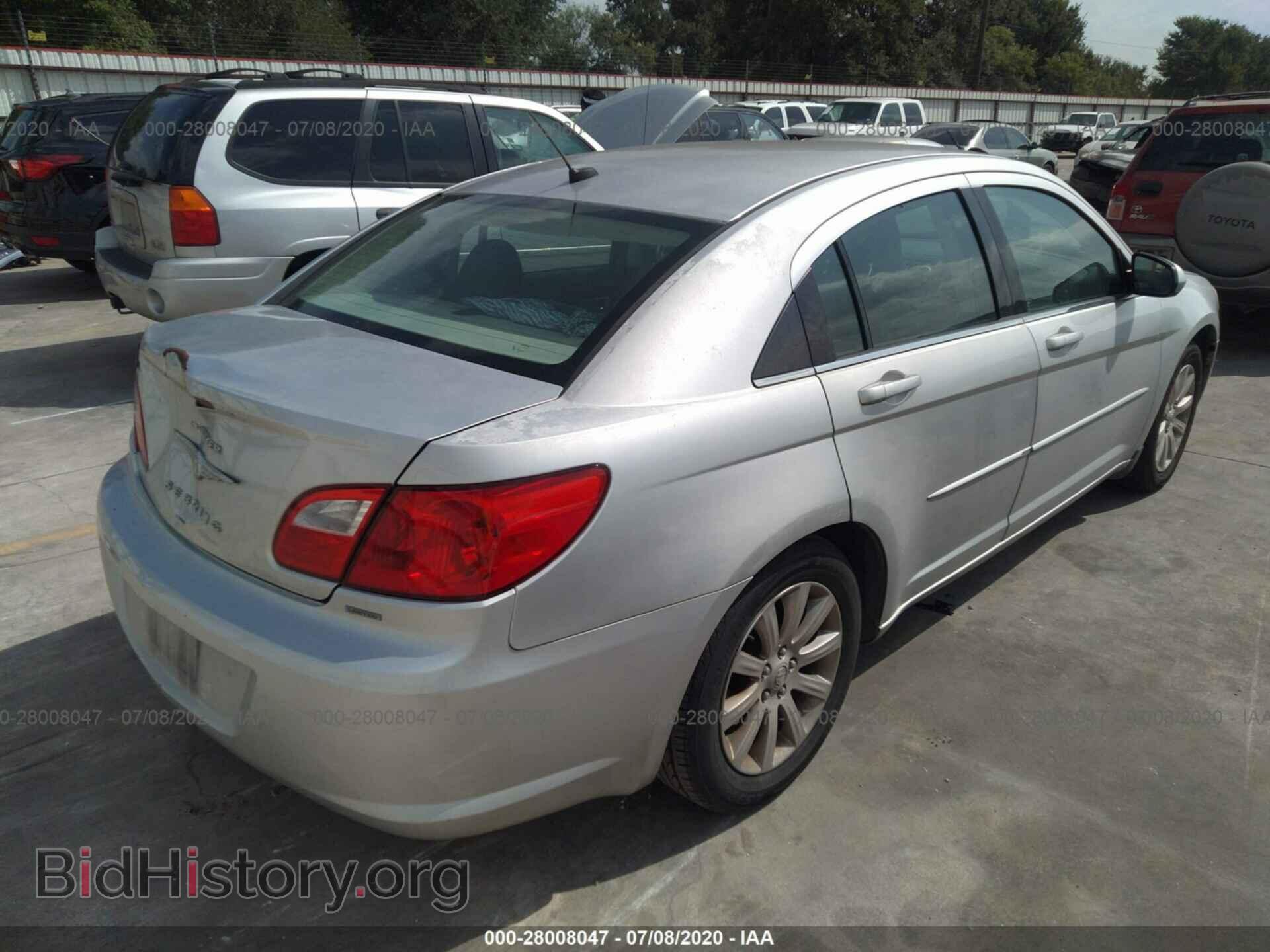 2010 CHRYSLER SEBRING - VIN: 1C3CC5FB8AN141031 - Фото 4