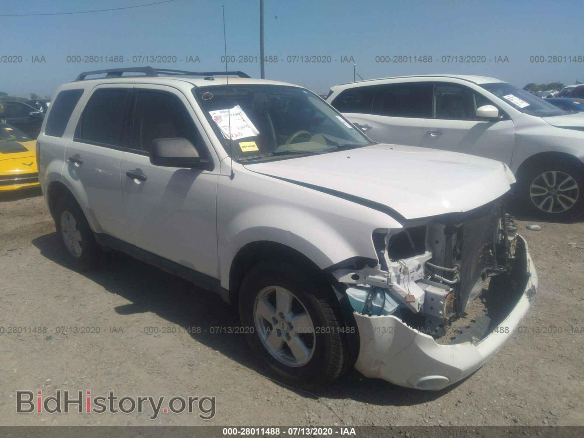 Фотография 1FMCU0D77BKB13097 - FORD ESCAPE 2011