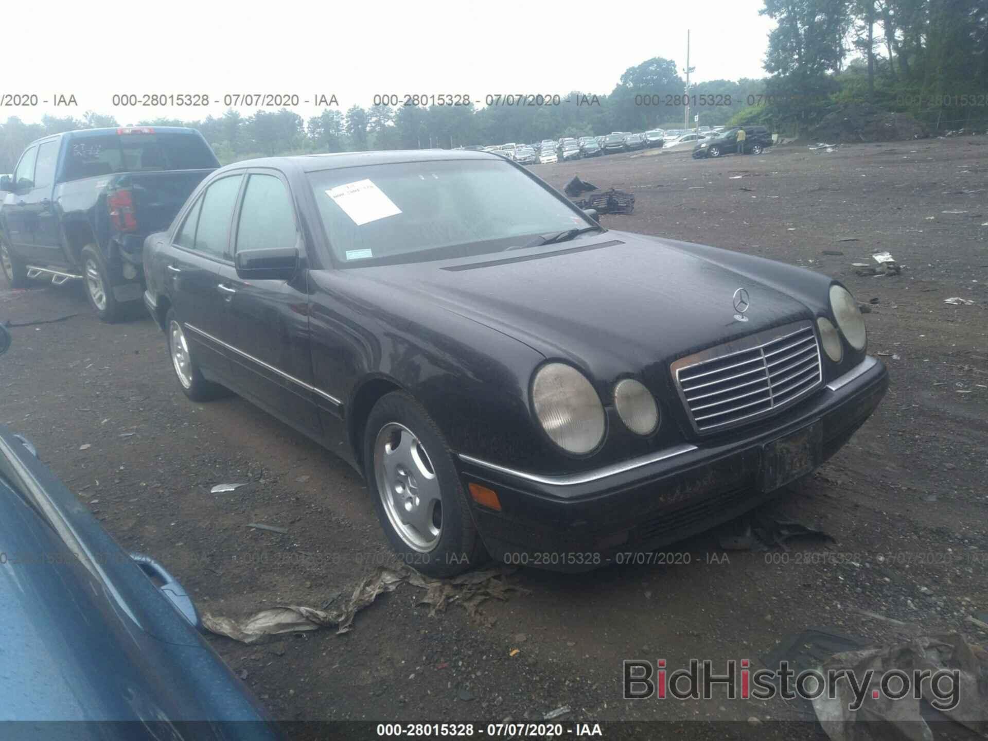 Photo WDBJF70F5WA690376 - Mercedes-benz E 1998