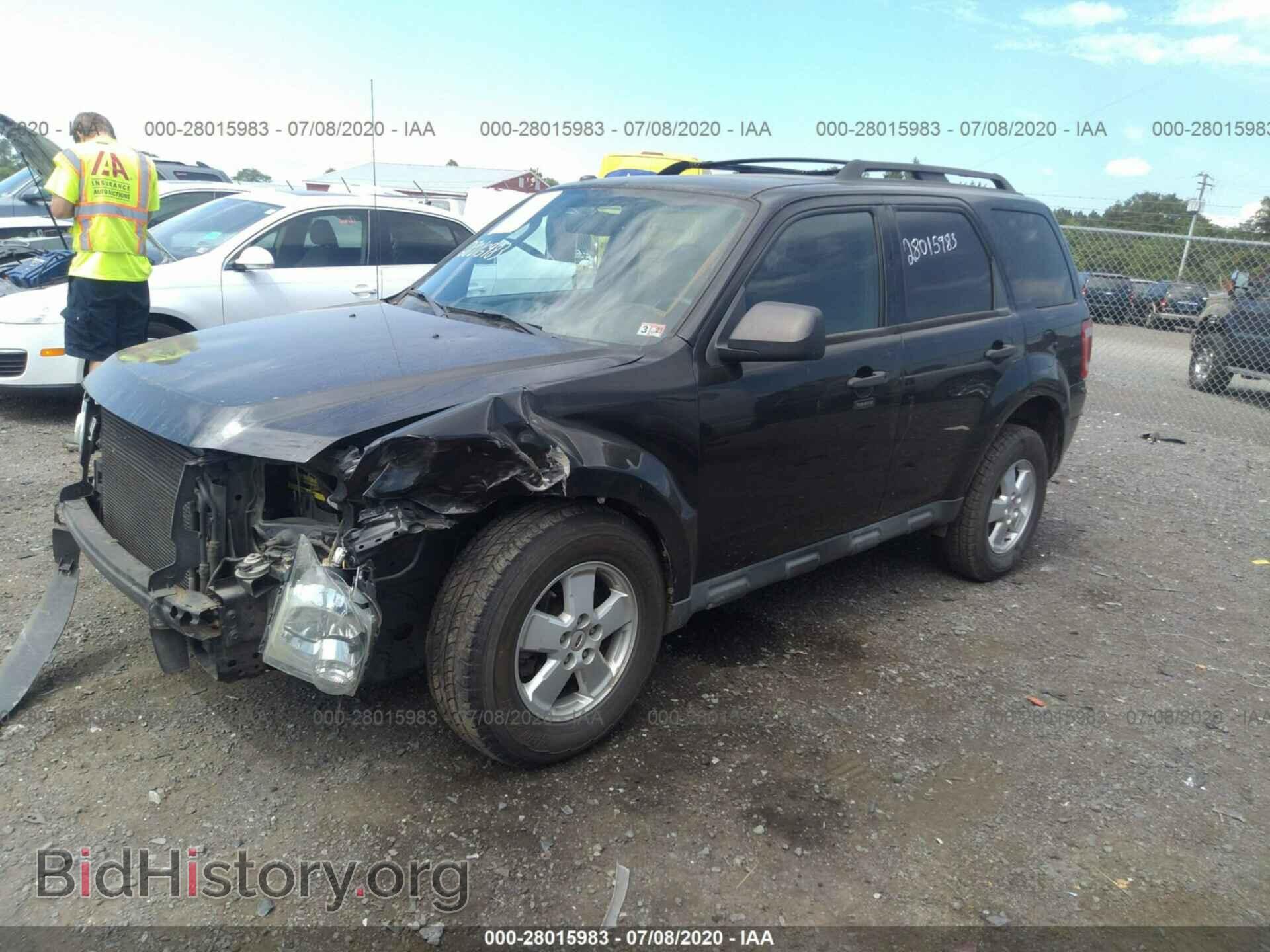 2011 FORD ESCAPE - VIN: 1FMCU9D75BKC35607 - Photo 2
