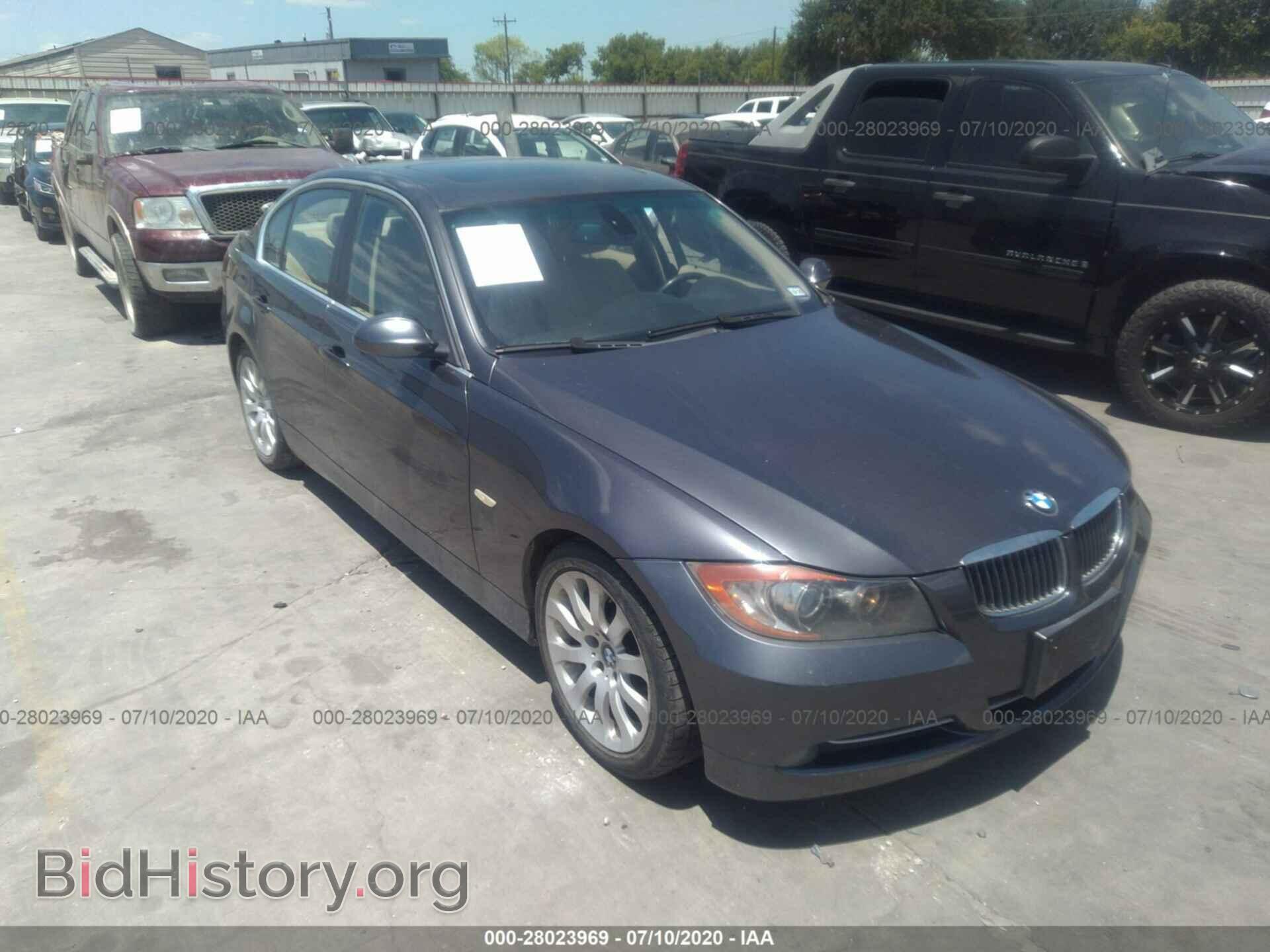 Photo WBAVB73568KY64922 - BMW 335 2008