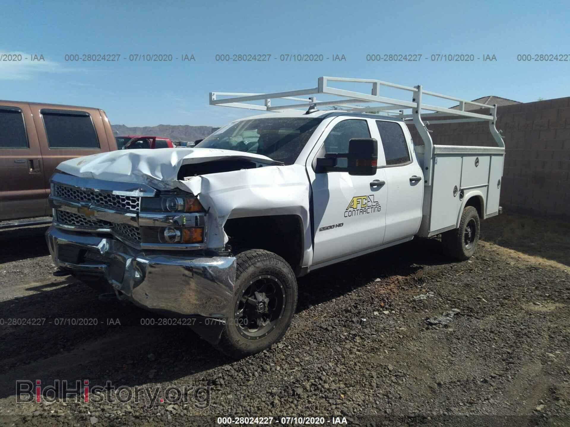 2019 CHEVROLET SILVERADO - VIN: 2GB2CREG0K1194485 - Фото 2