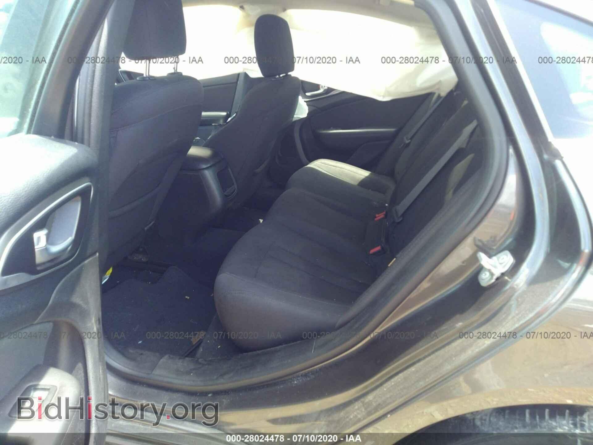 2016 CHRYSLER 200 - VIN: 1C2CCCAB2GN136928 - Фото 8