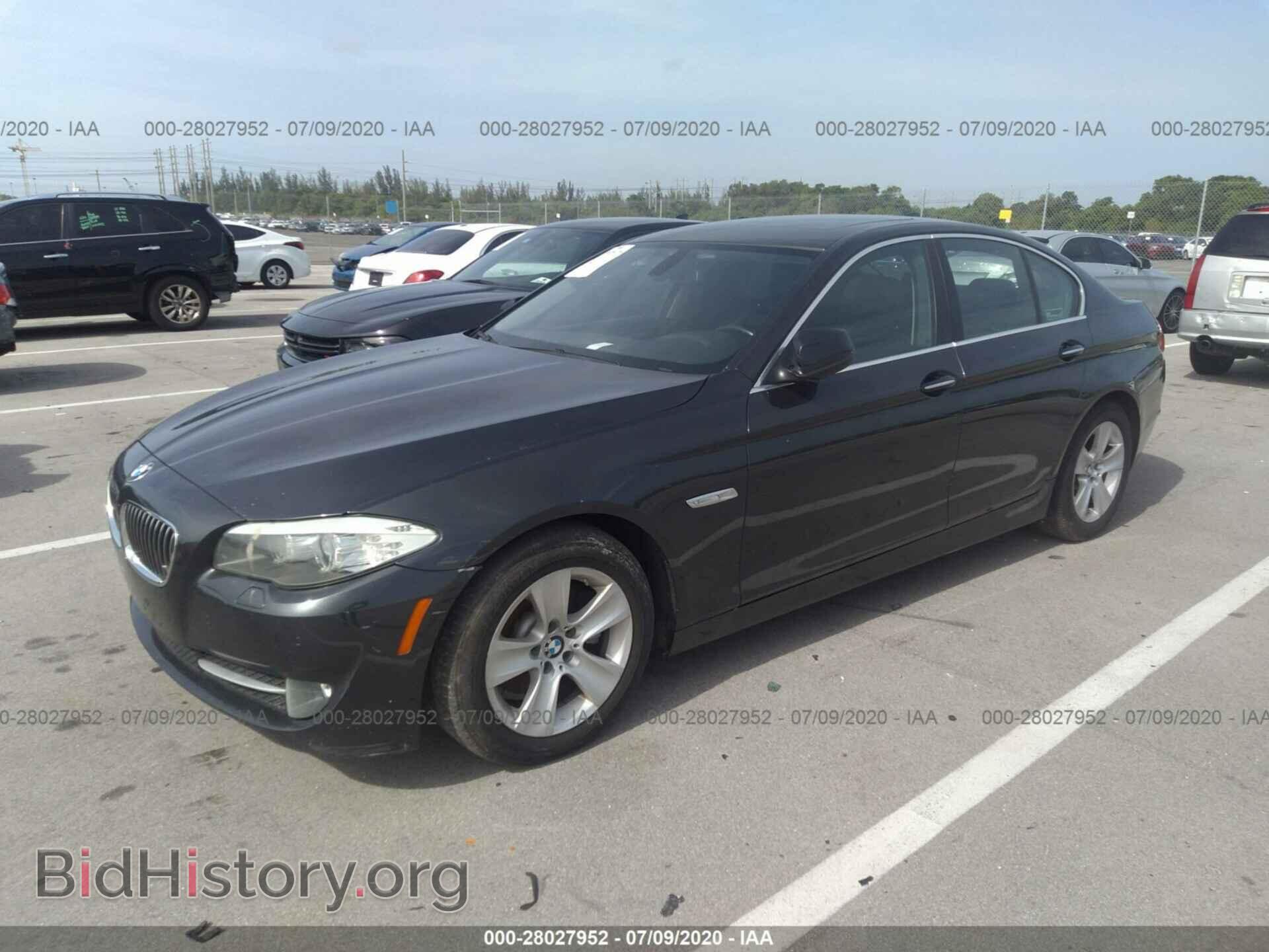 2011 BMW 5 SERIES - VIN: WBAFR1C53BC740640 - Фото 2
