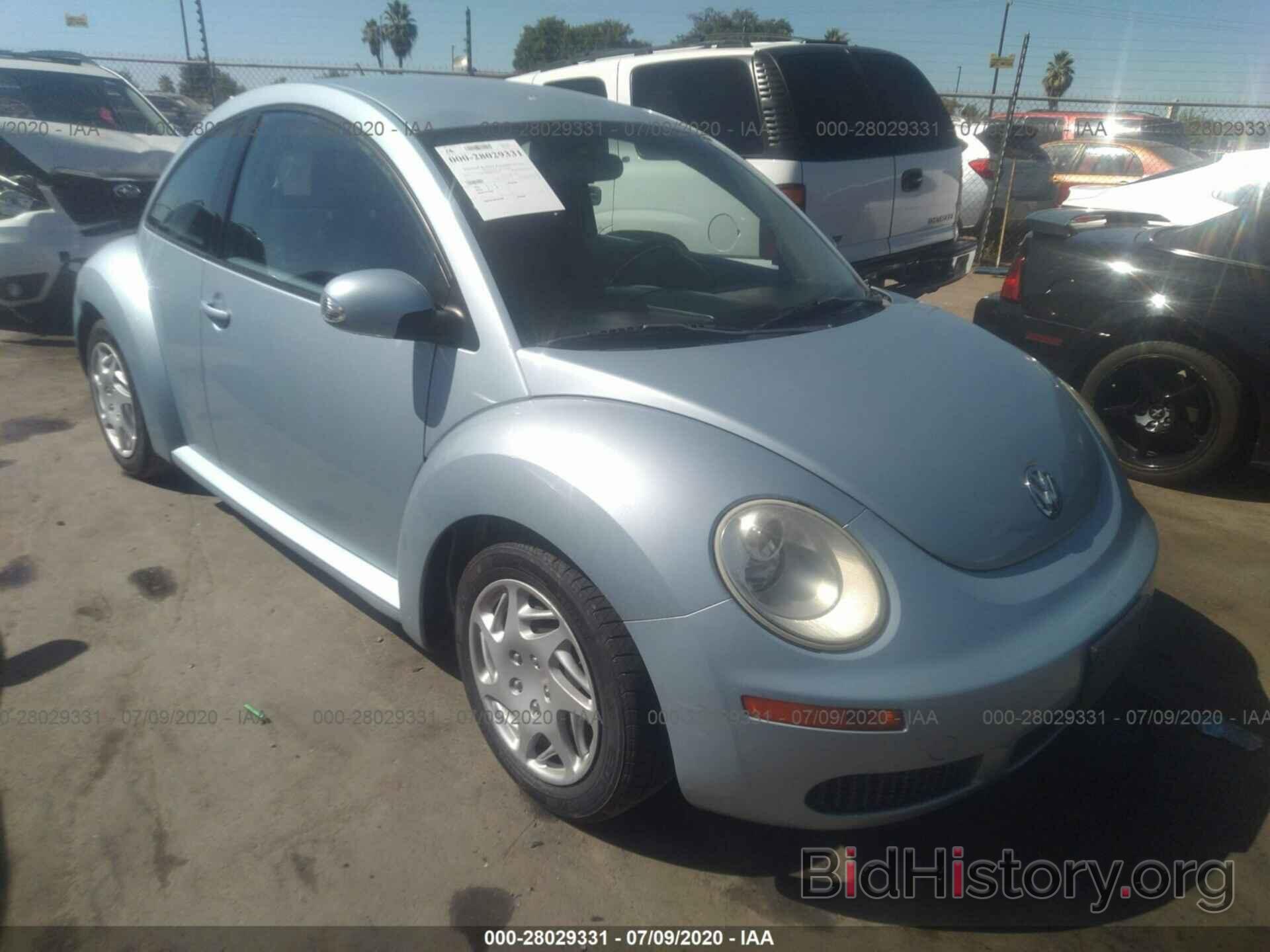 Photo 3VWPG3AG9AM012229 - VOLKSWAGEN NEW BEETLE COUPE 2010