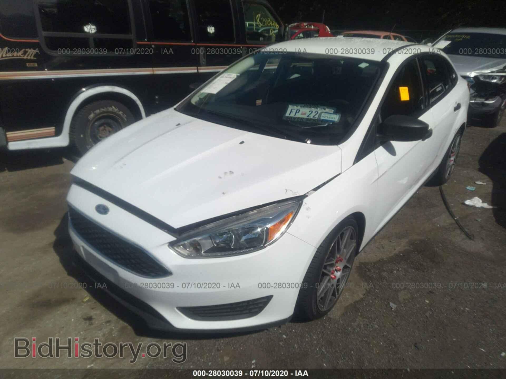 2017 FORD FOCUS - VIN: 1FADP3E24HL323024 - Фото 2