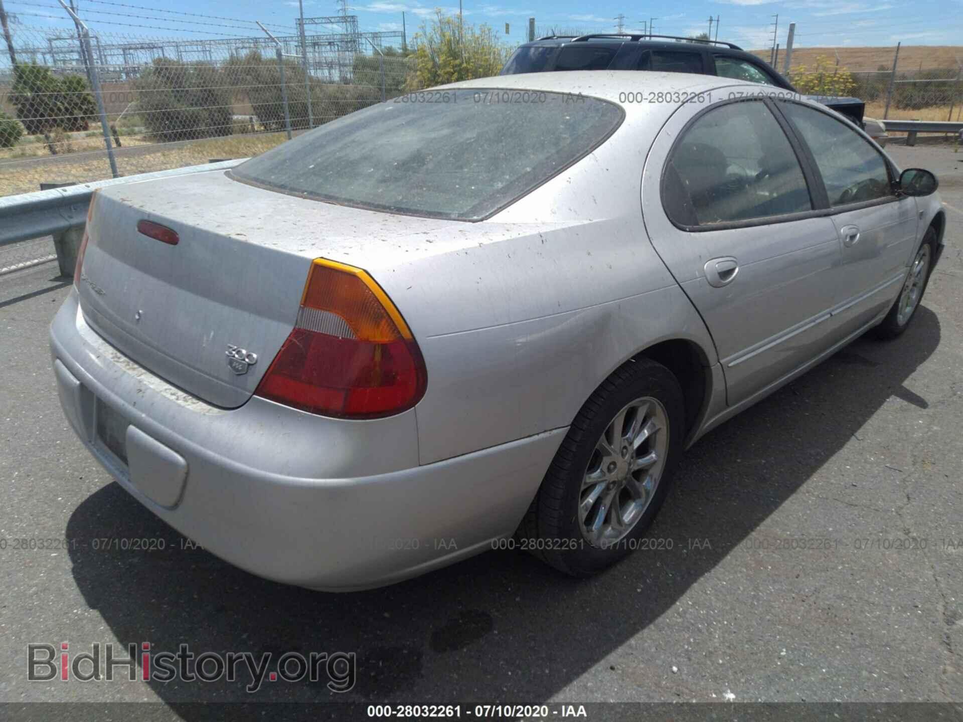 2000 CHRYSLER 300M - VIN: 2C3HE66G0YH119254 - Photo 4