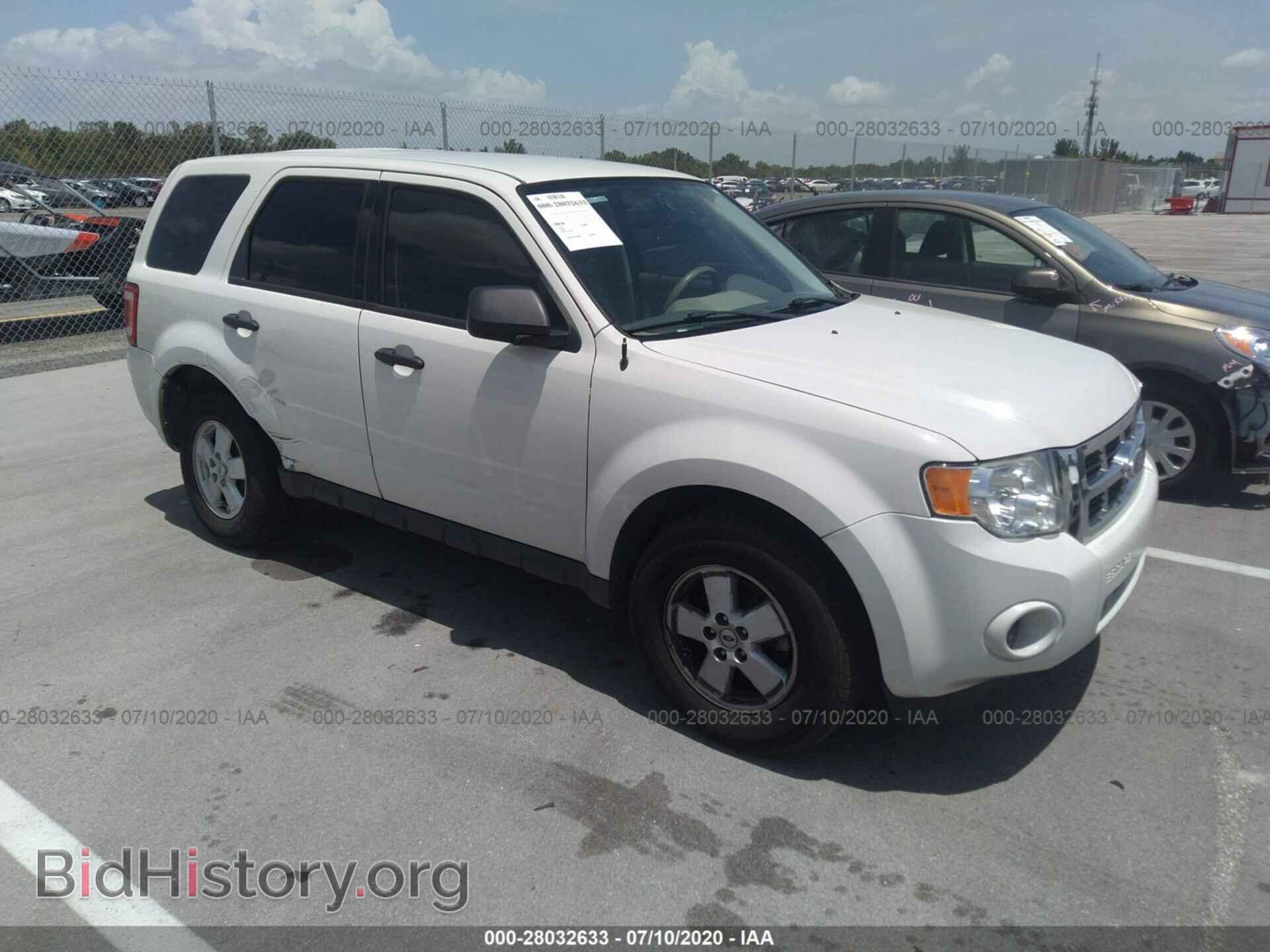 Фотография 1FMCU0C71BKB63673 - FORD ESCAPE 2011