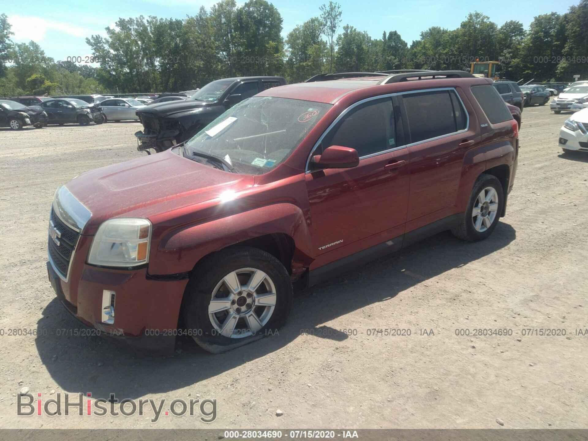 2011 GMC TERRAIN - VIN: 2CTALSEC7B6418368 - Photo 2