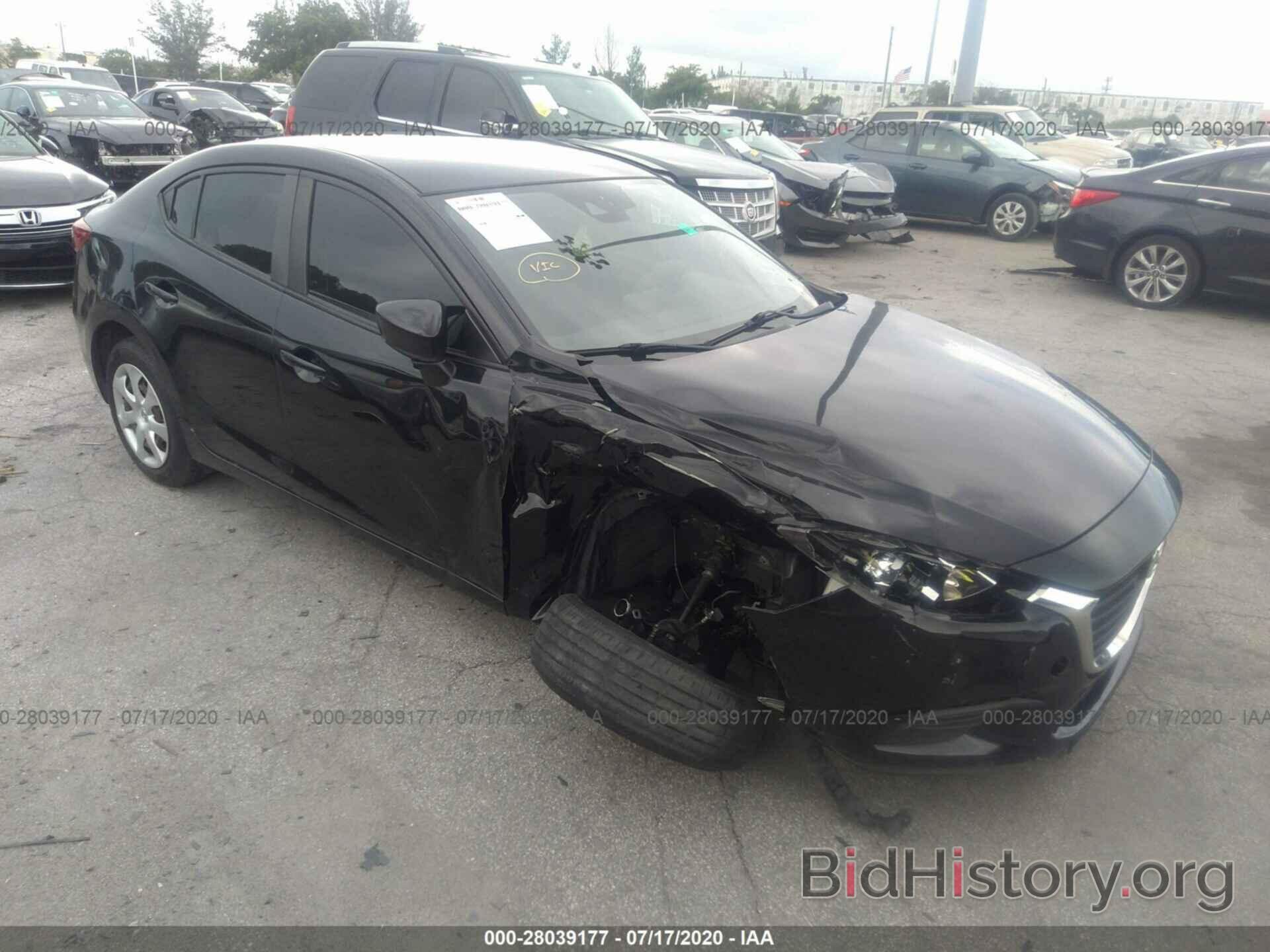 Photo 3MZBN1U73JM165169 - MAZDA MAZDA3 4-DOOR 2018