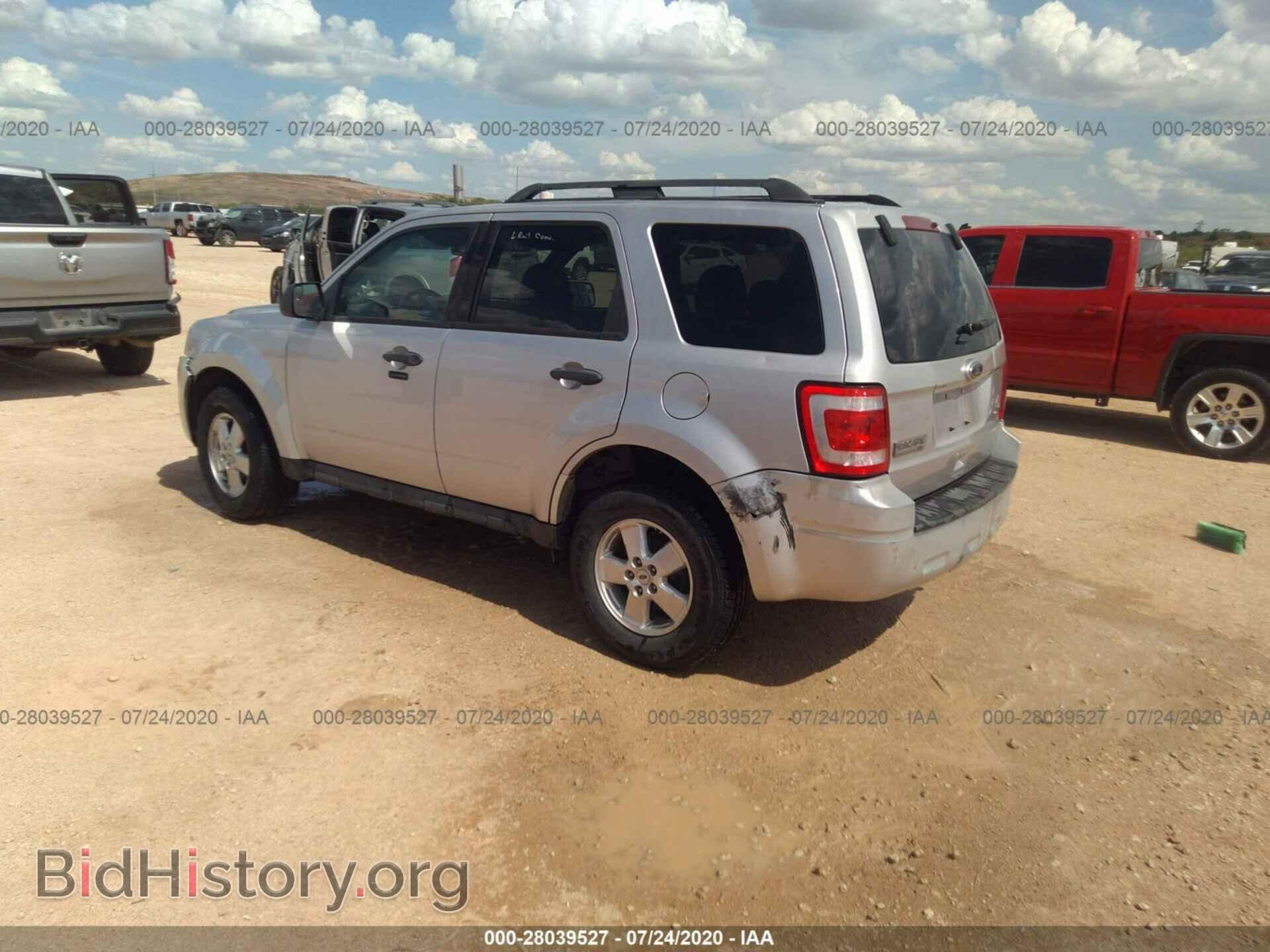 2011 FORD ESCAPE - VIN: 1FMCU0DG8BKB03954 - Фото 3