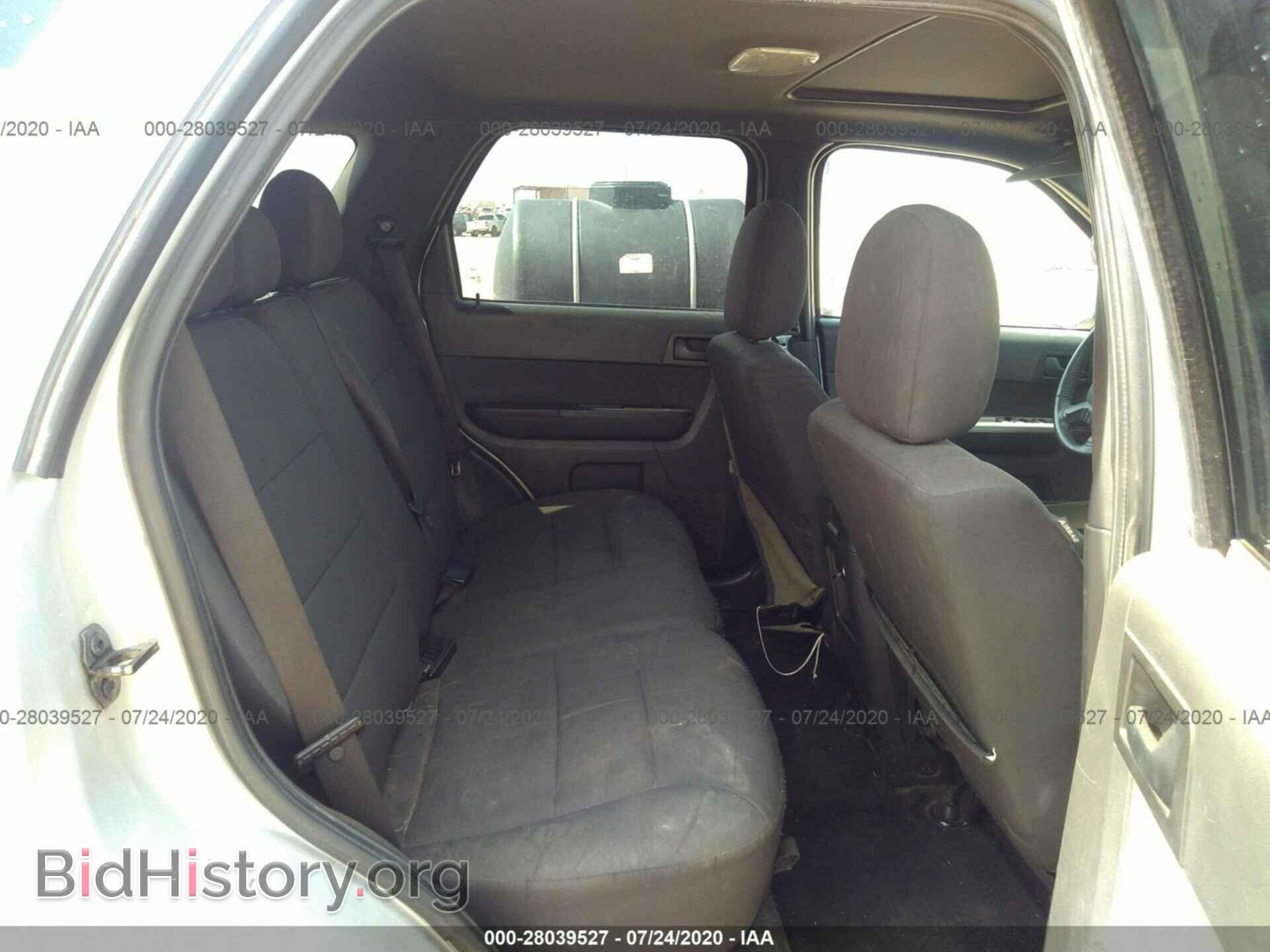 2011 FORD ESCAPE - VIN: 1FMCU0DG8BKB03954 - Фото 8