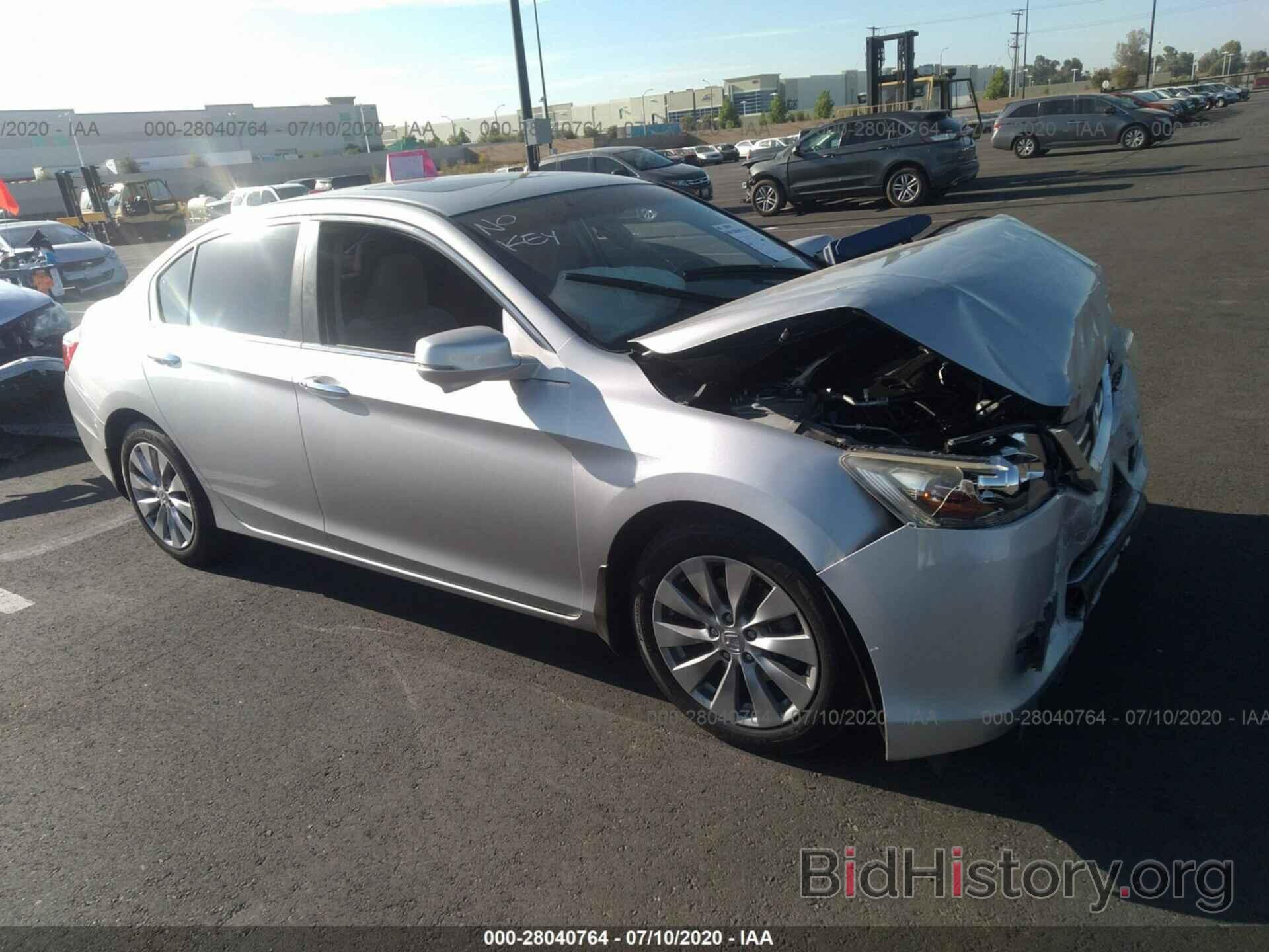 Photo 1HGCR2F79DA018193 - HONDA ACCORD SDN 2013