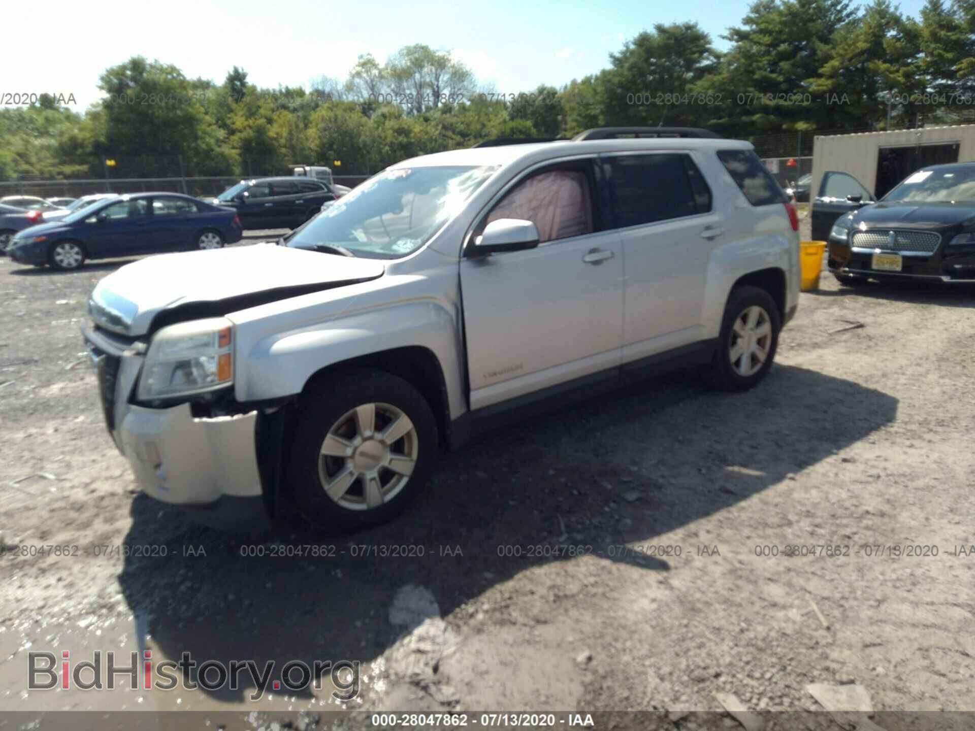 2010 GMC TERRAIN - VIN: 2CTALDEW3A6409252 - Photo 2