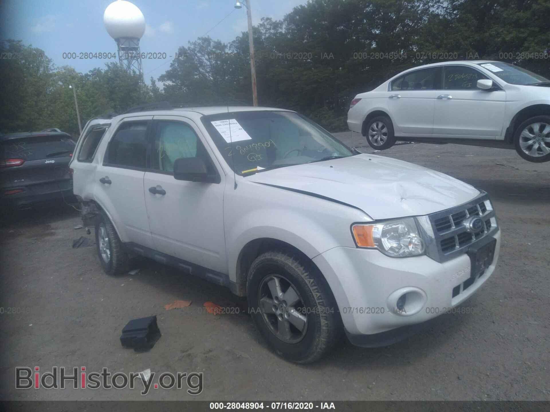 Фотография 1FMCU0C76BKA04809 - FORD ESCAPE 2011