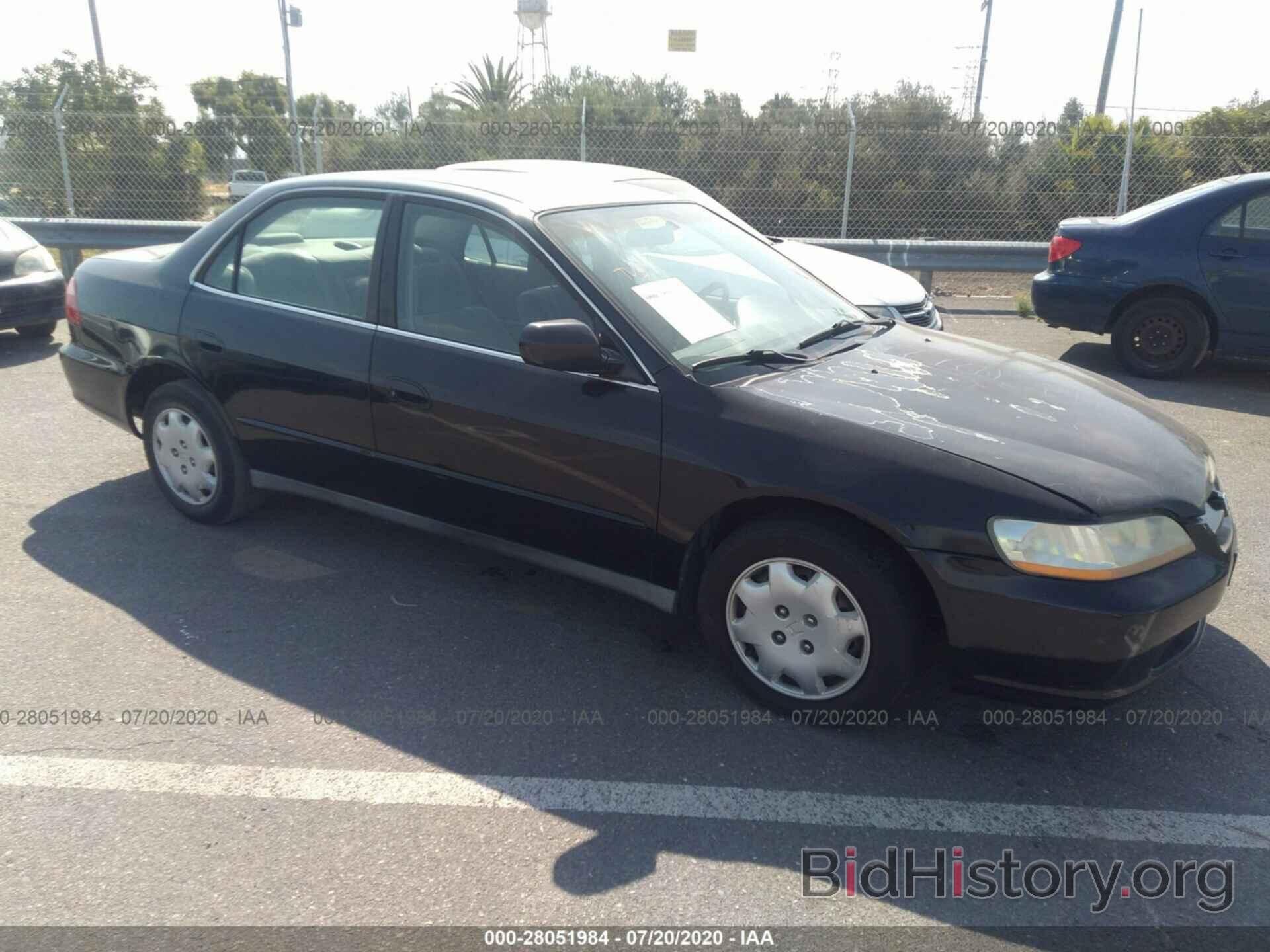 Photo 1HGCG6655XA000354 - HONDA ACCORD 1999