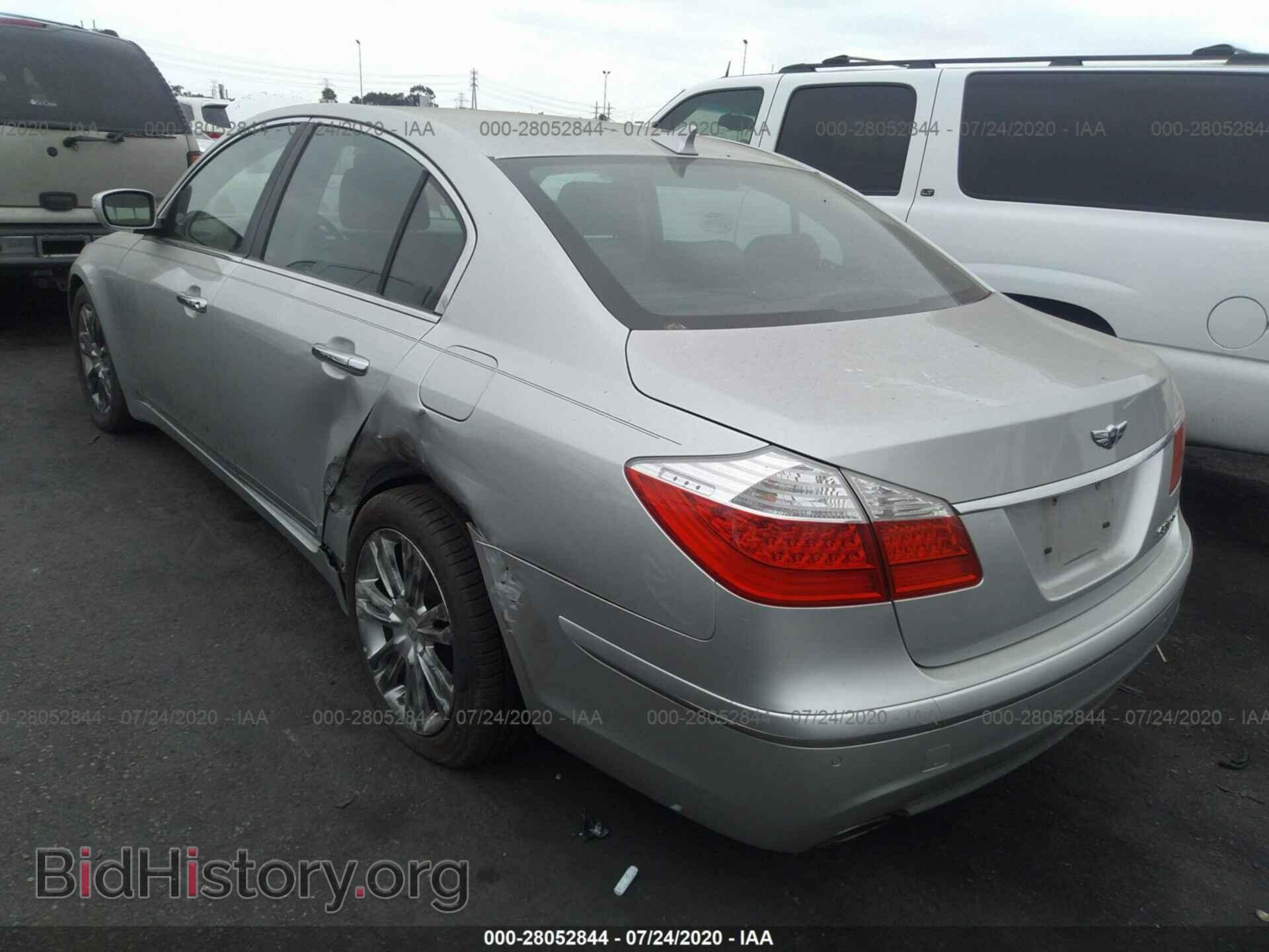 2009 HYUNDAI GENESIS - VIN: KMHGC46F69U063341 - Фото 3