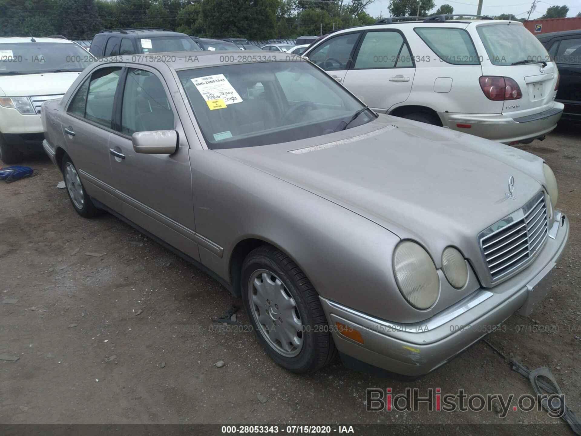 Photo WDBJF65H1XA831160 - MERCEDES-BENZ E 1999