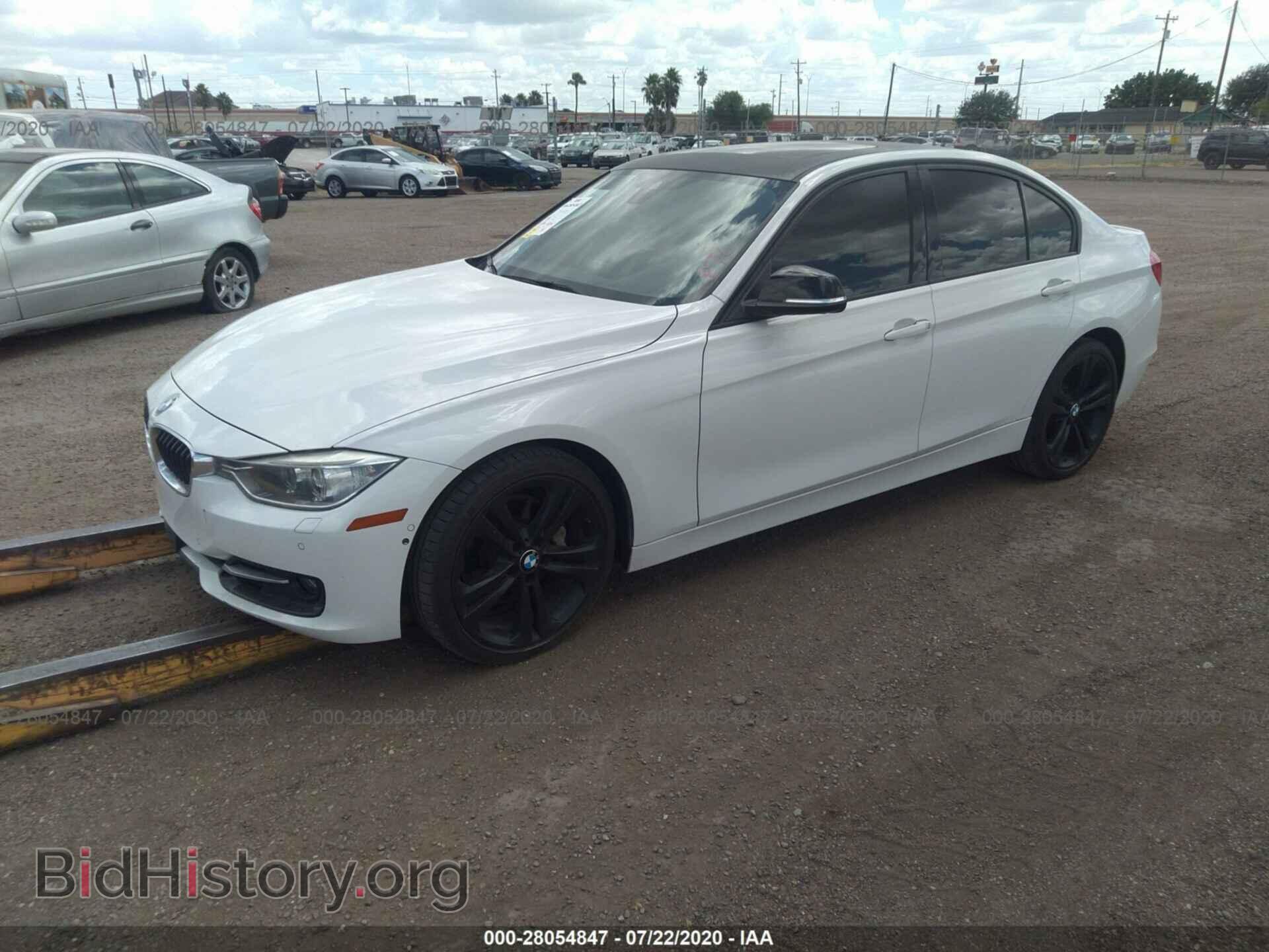 2013 BMW 335 - VIN: WBA3A9C59DF476530 - Фото 2