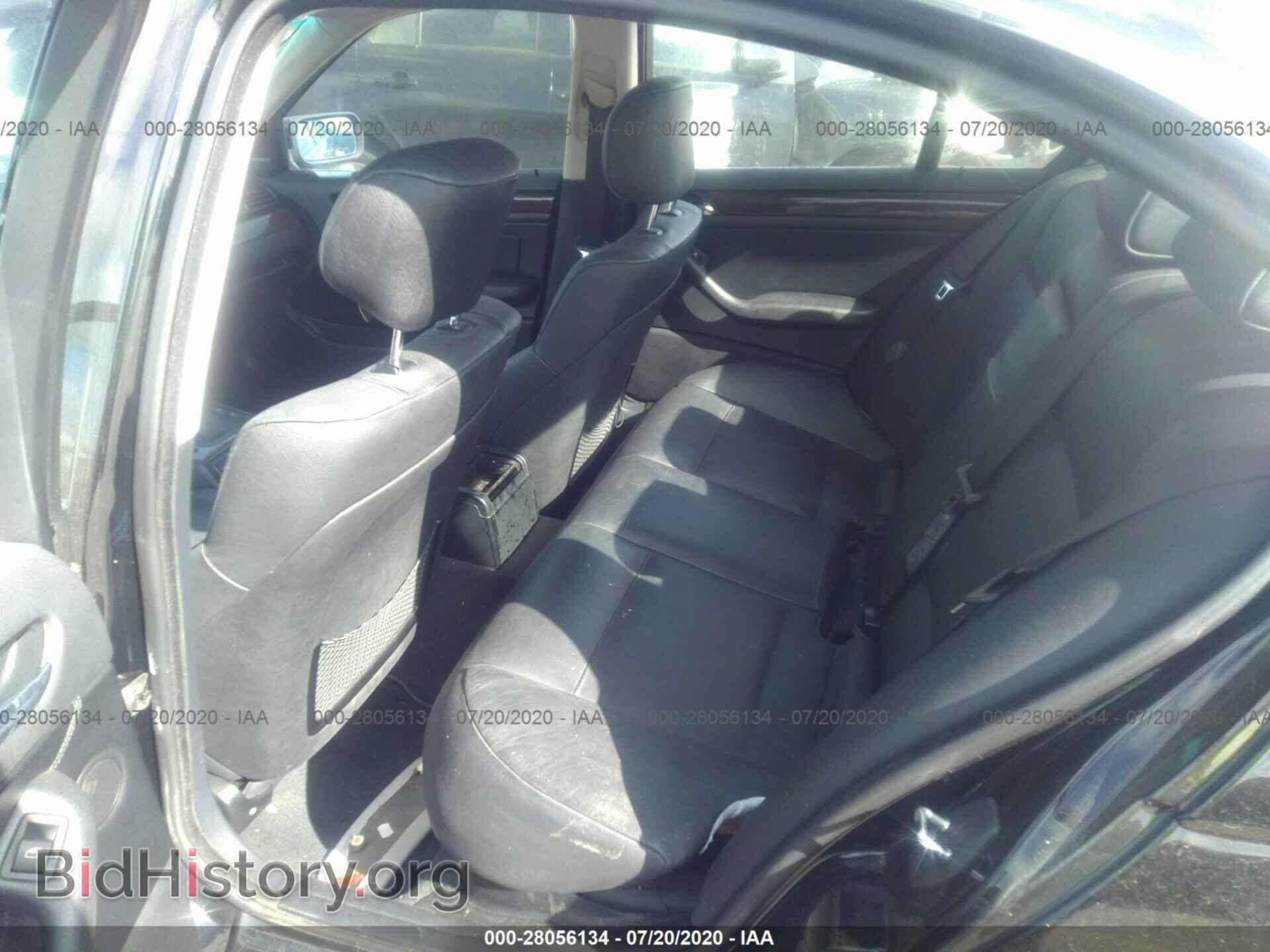 2003 BMW 330 - VIN: WBAEV534X3KM31003 - Photo 8