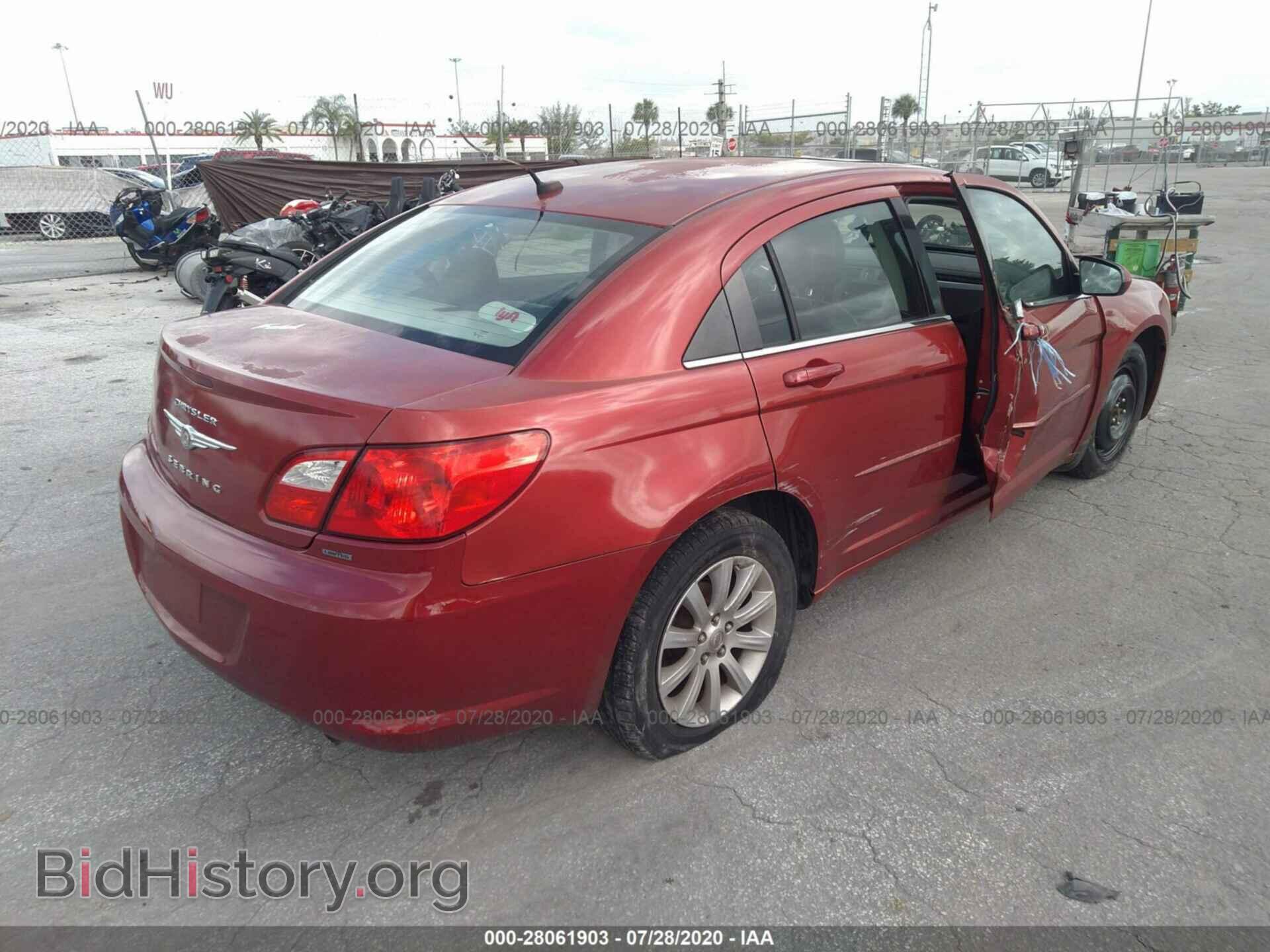 2010 CHRYSLER SEBRING - VIN: 1C3CC5FB3AN157301 - Фото 4