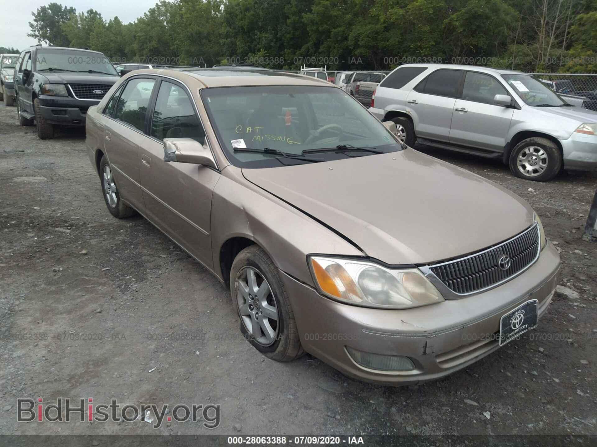 Photo 4T1BF28BX2U****** - Toyota Avalon 2002