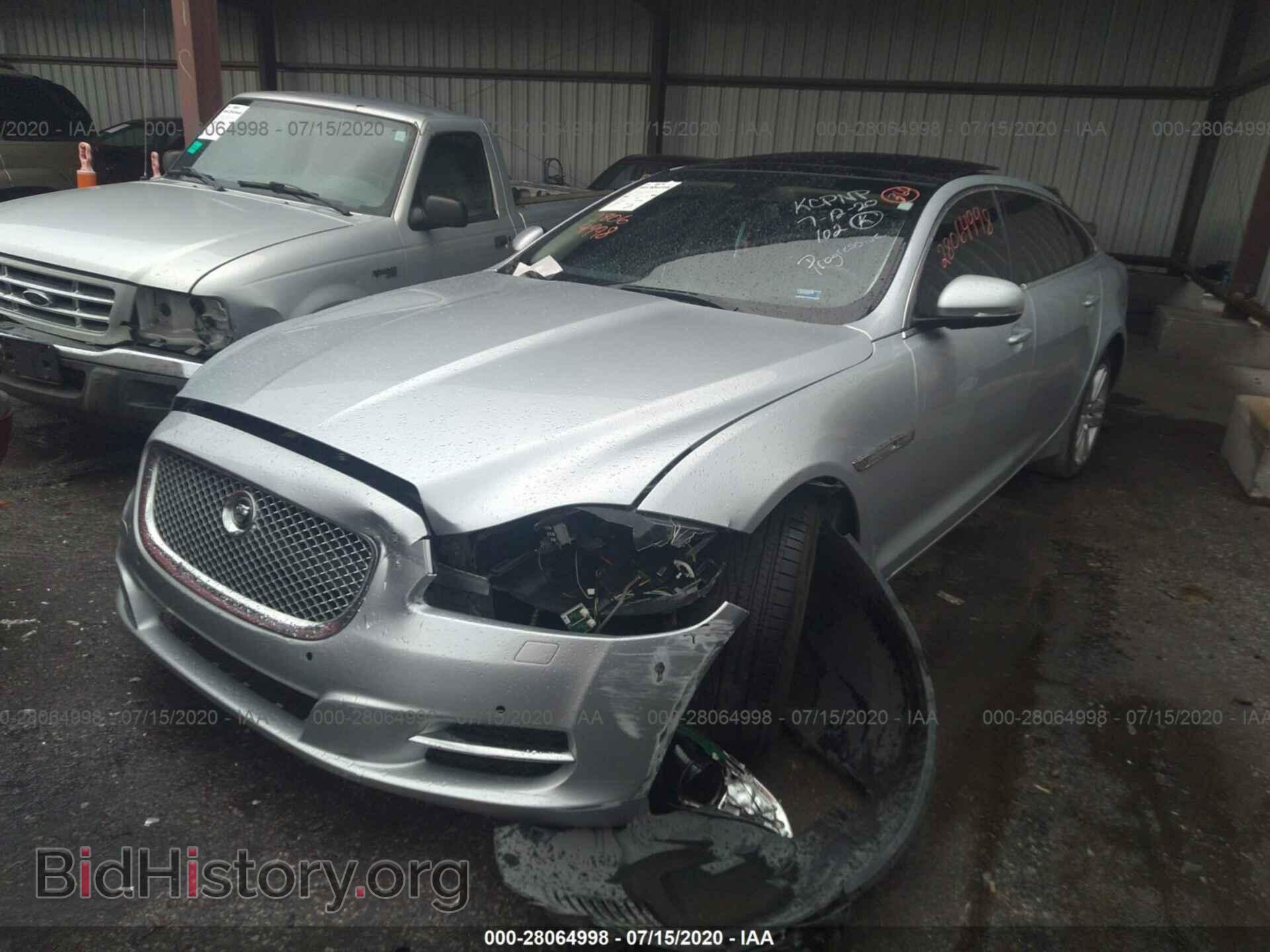 2011 JAGUAR XJ - VIN: SAJWA2GB7BLV06065 - Фото 2