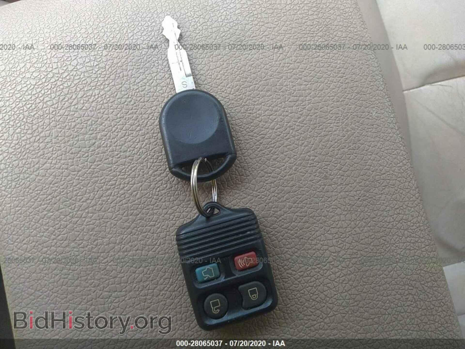 2006 FORD EXPLORER - VIN: 1FMEU64E06UB09607 - Фото 11