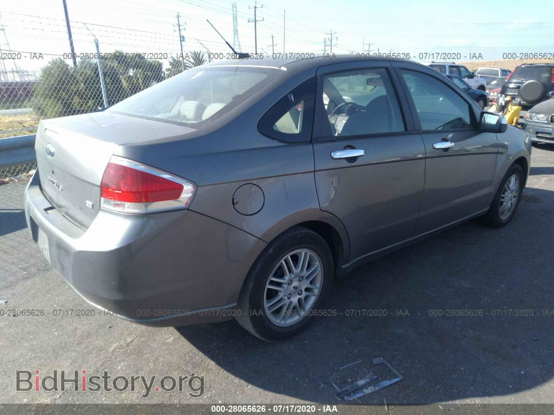 2009 FORD FOCUS - VIN: 1FAHP35N29W168002 - Photo 4
