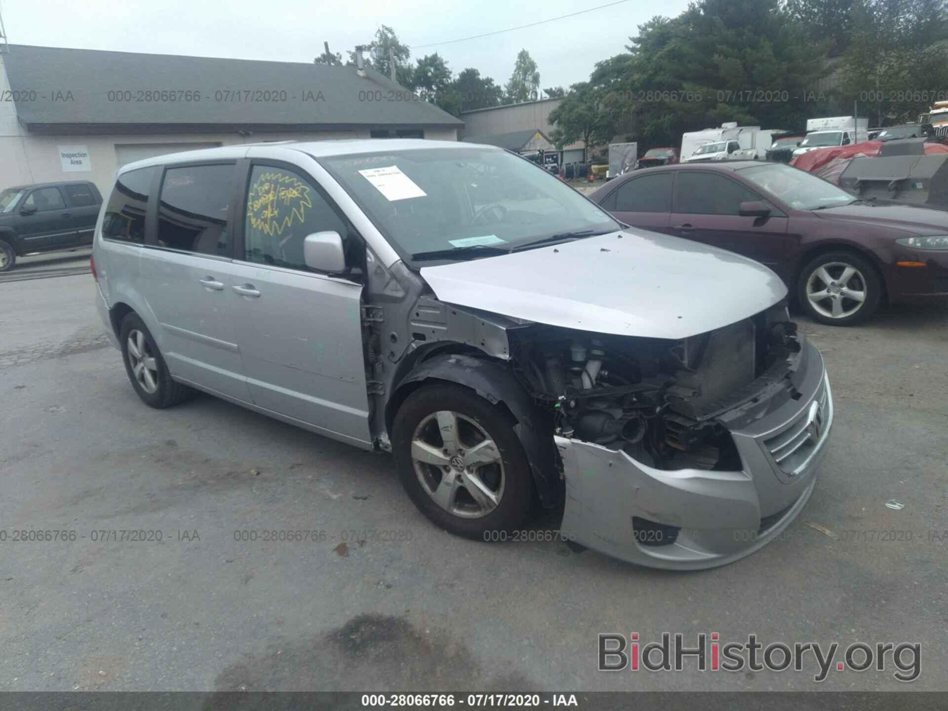 Photo 2V4RW5DX0AR407713 - VOLKSWAGEN ROUTAN 2010