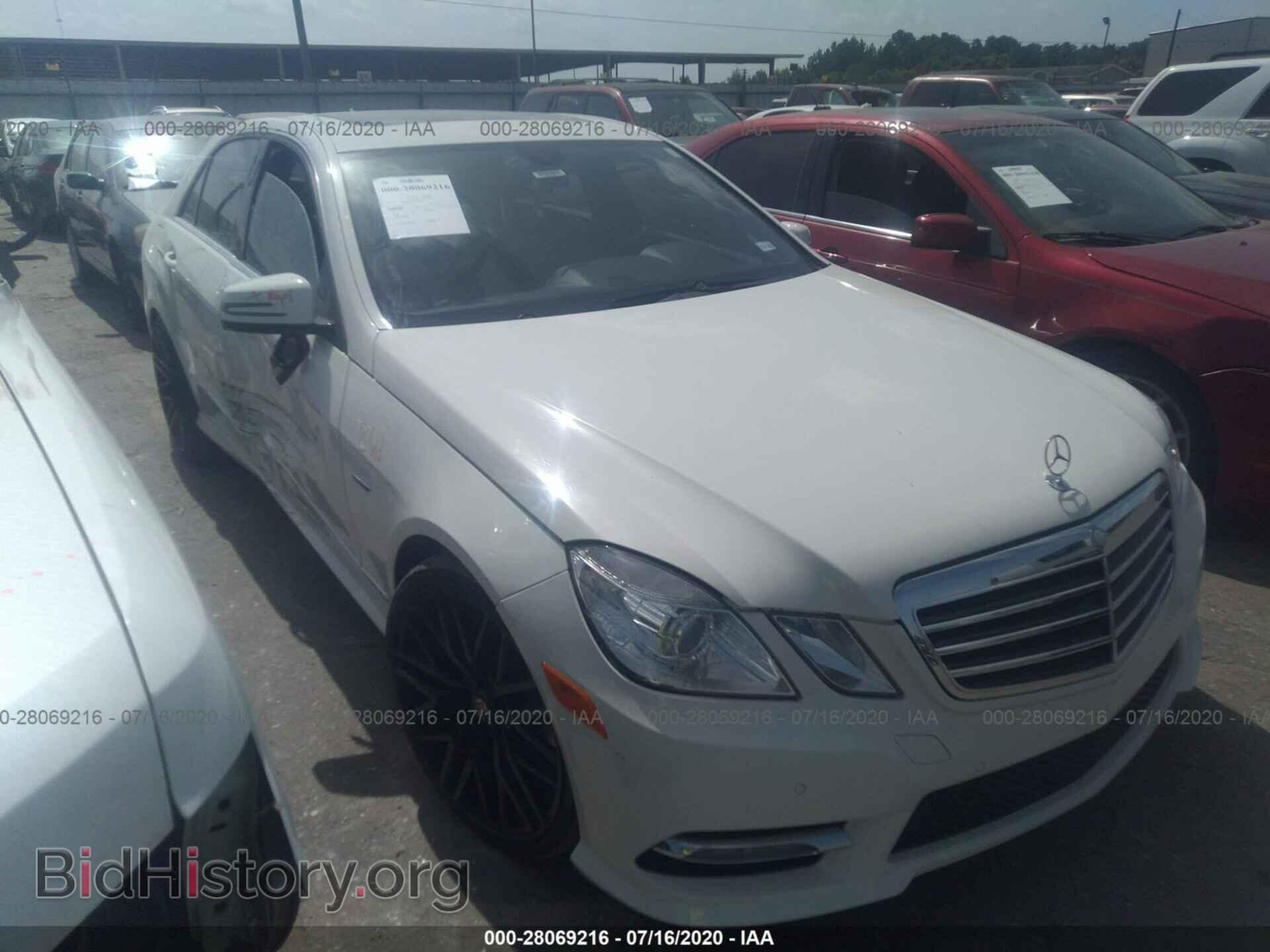 Photo WDDHF5KB7CA599223 - MERCEDES-BENZ E-CLASS 2012