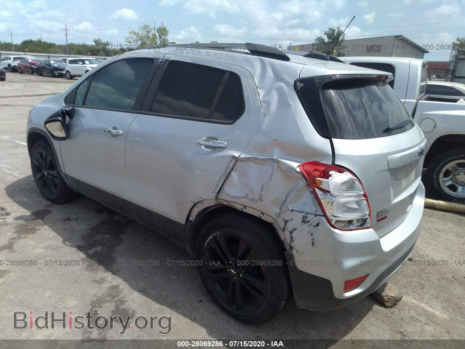 2018 CHEVROLET TRAX - VIN: 3GNCJLSB2JL365656 - Фото 3
