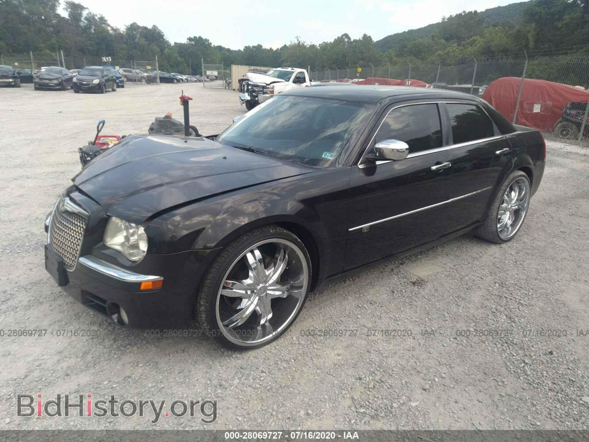2010 CHRYSLER 300 - VIN: 2C3CA6CT1AH219280 - Фото 2