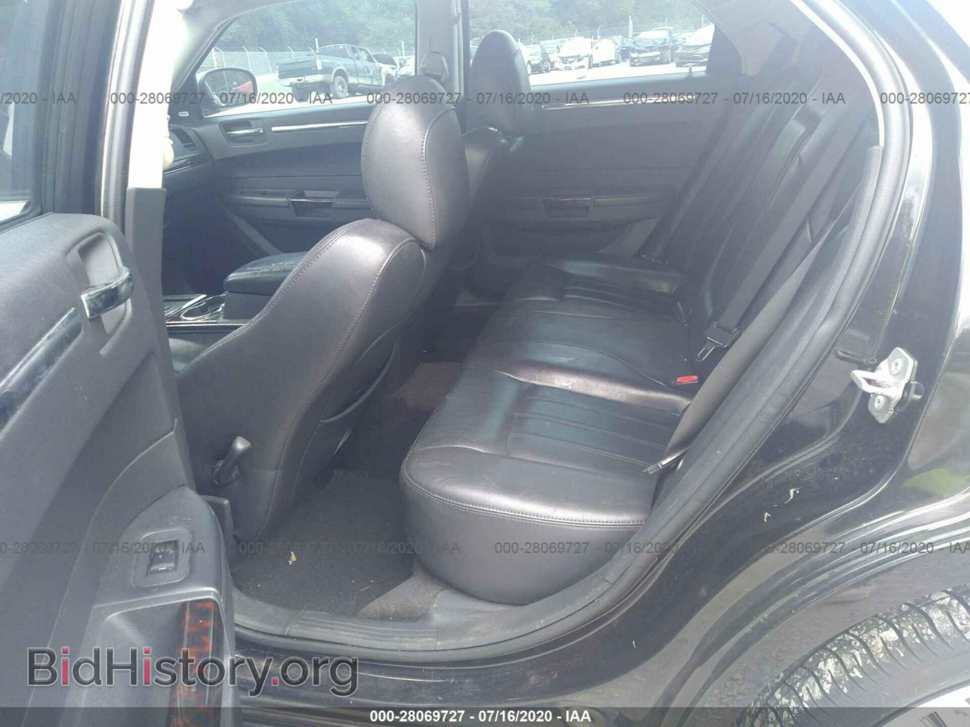 2010 CHRYSLER 300 - VIN: 2C3CA6CT1AH219280 - Фото 8