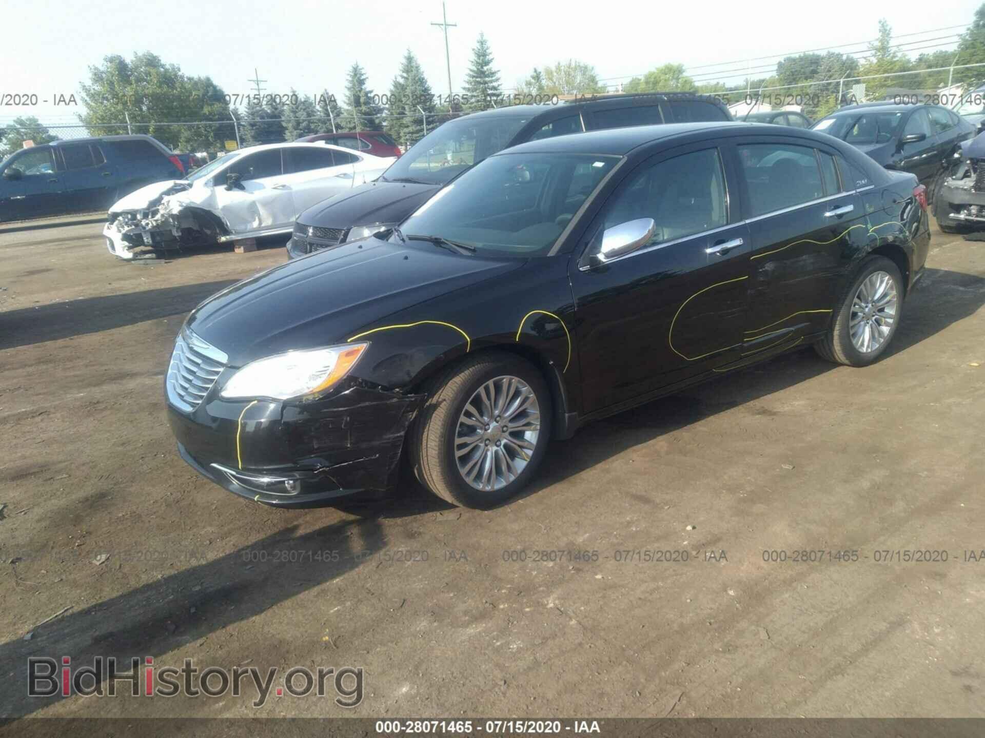 2011 CHRYSLER 200 - VIN: 1C3BC2FG0BN618168 - Фото 2