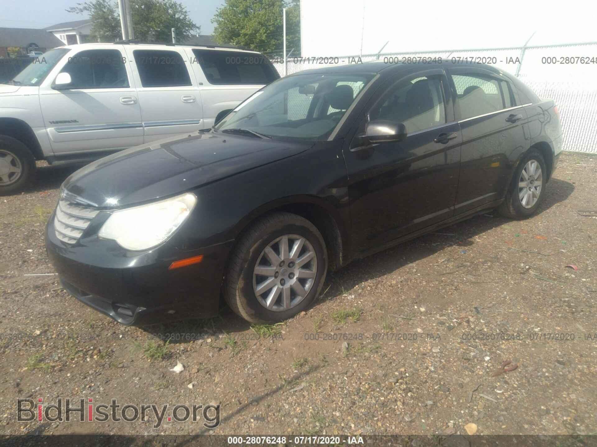 2010 CHRYSLER SEBRING - VIN: 1C3CC4FB8AN211153 - Фото 2