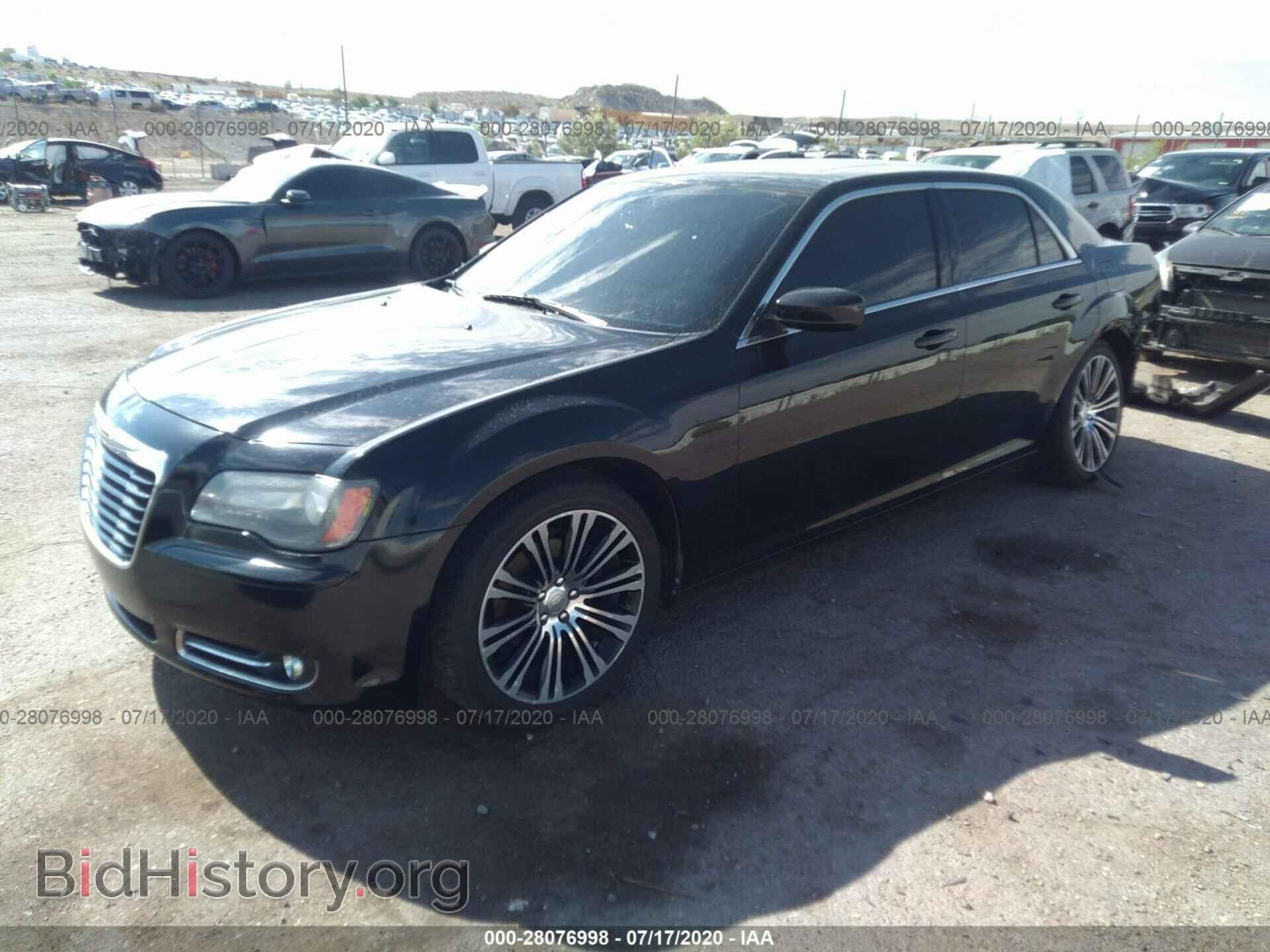 2012 CHRYSLER 300 - VIN: 2C3CCABG5CH217049 - Photo 2