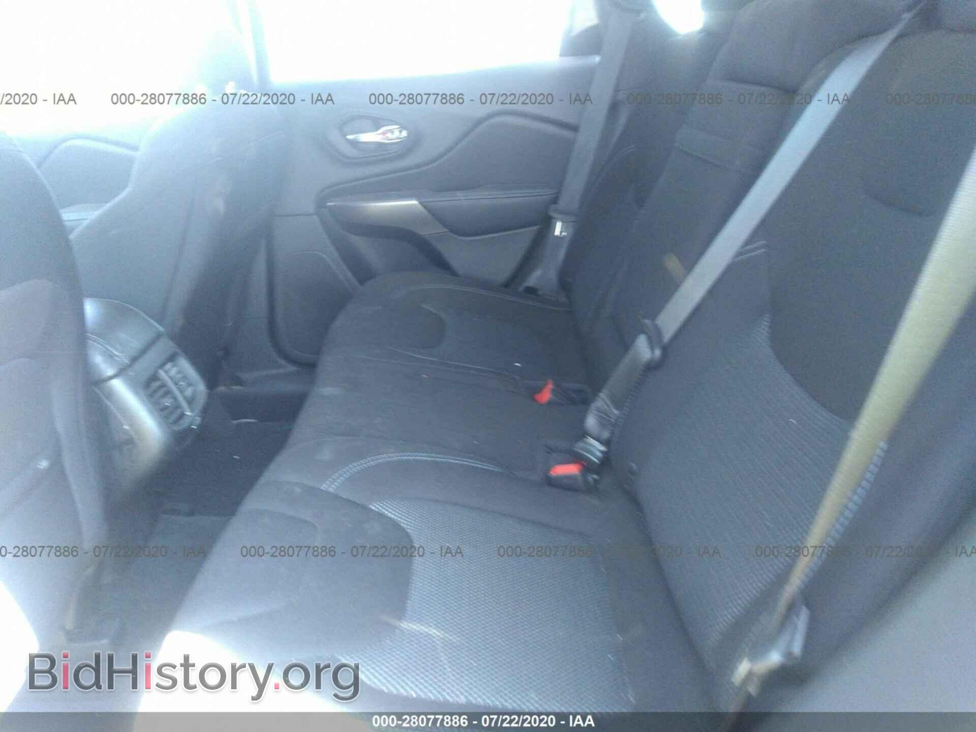 2019 JEEP CHEROKEE - VIN: 1C4PJLCB1KD248084 - Photo 8
