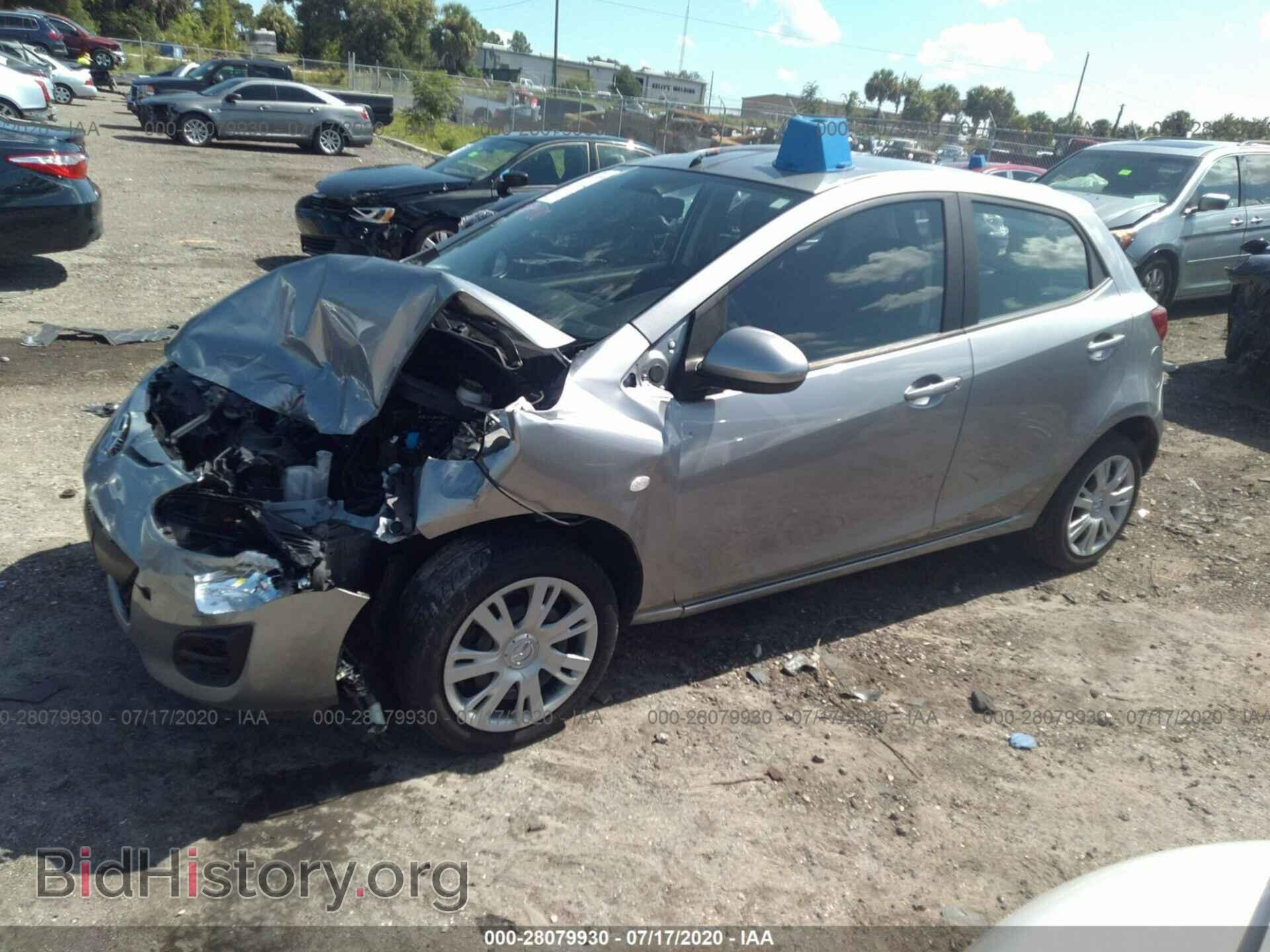 2013 MAZDA MAZDA2 - VIN: JM1DE1KY2D0164173 - Фото 2