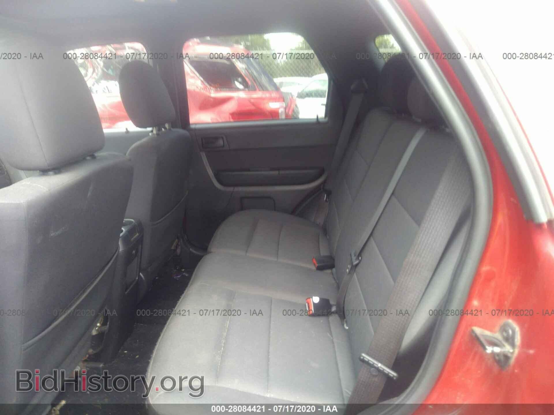 2011 FORD ESCAPE - VIN: 1FMCU9DG9BKB70826 - Фото 8