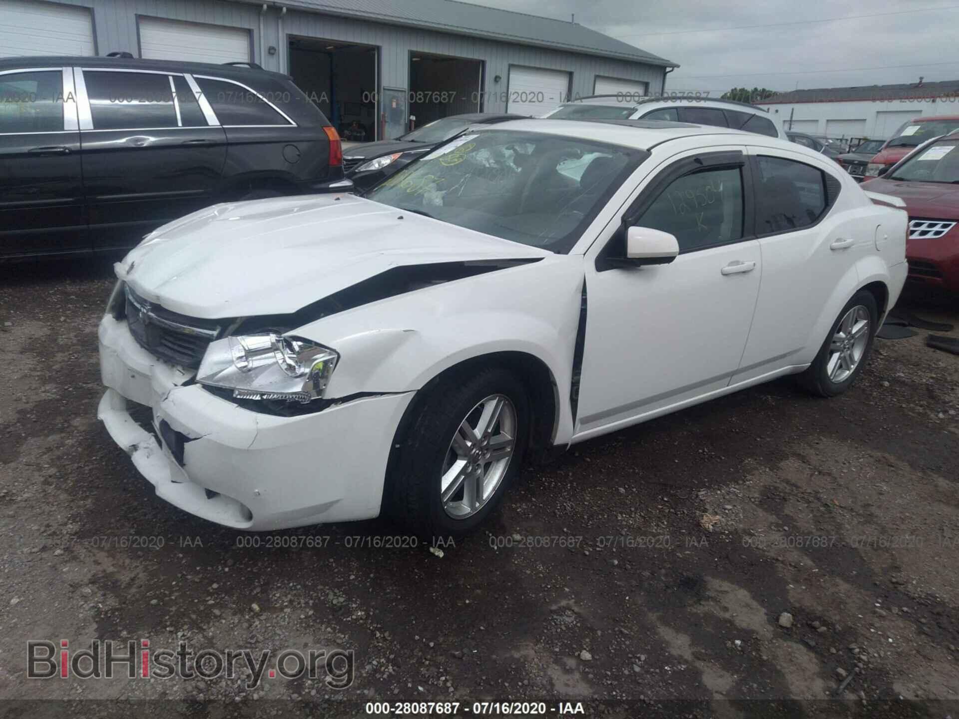 2010 DODGE AVENGER - VIN: 1B3CC5FB2AN129504 - Фото 2