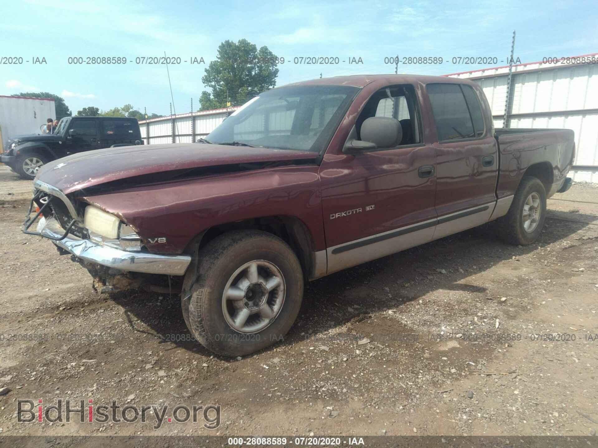 2000 Dodge Dakota - VIN: 1B7GL2AN2YS749829 - Photo 2