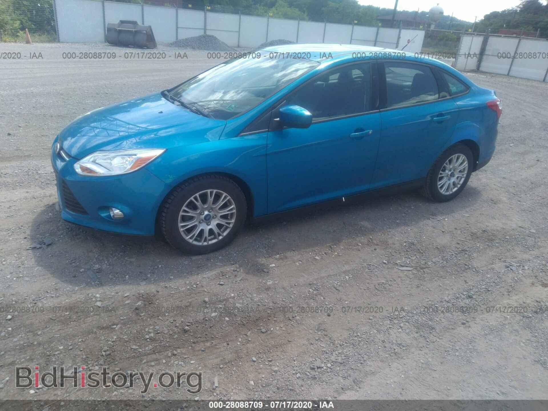 2012 Ford Focus - VIN: 1FAHP3F28CL396812 - Фото 2