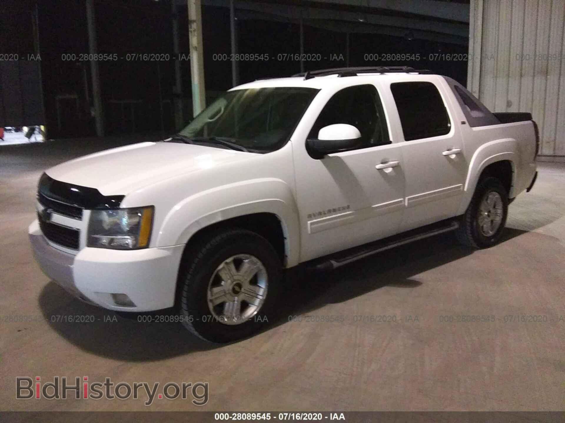 2011 CHEVROLET AVALANCHE - VIN: 3GNTKFE33BG144967 - Фото 2
