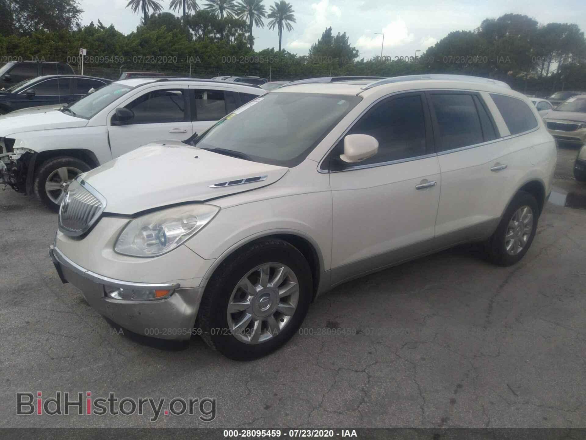 2011 BUICK ENCLAVE - VIN: 5GAKVBED5BJ273855 - Фото 2