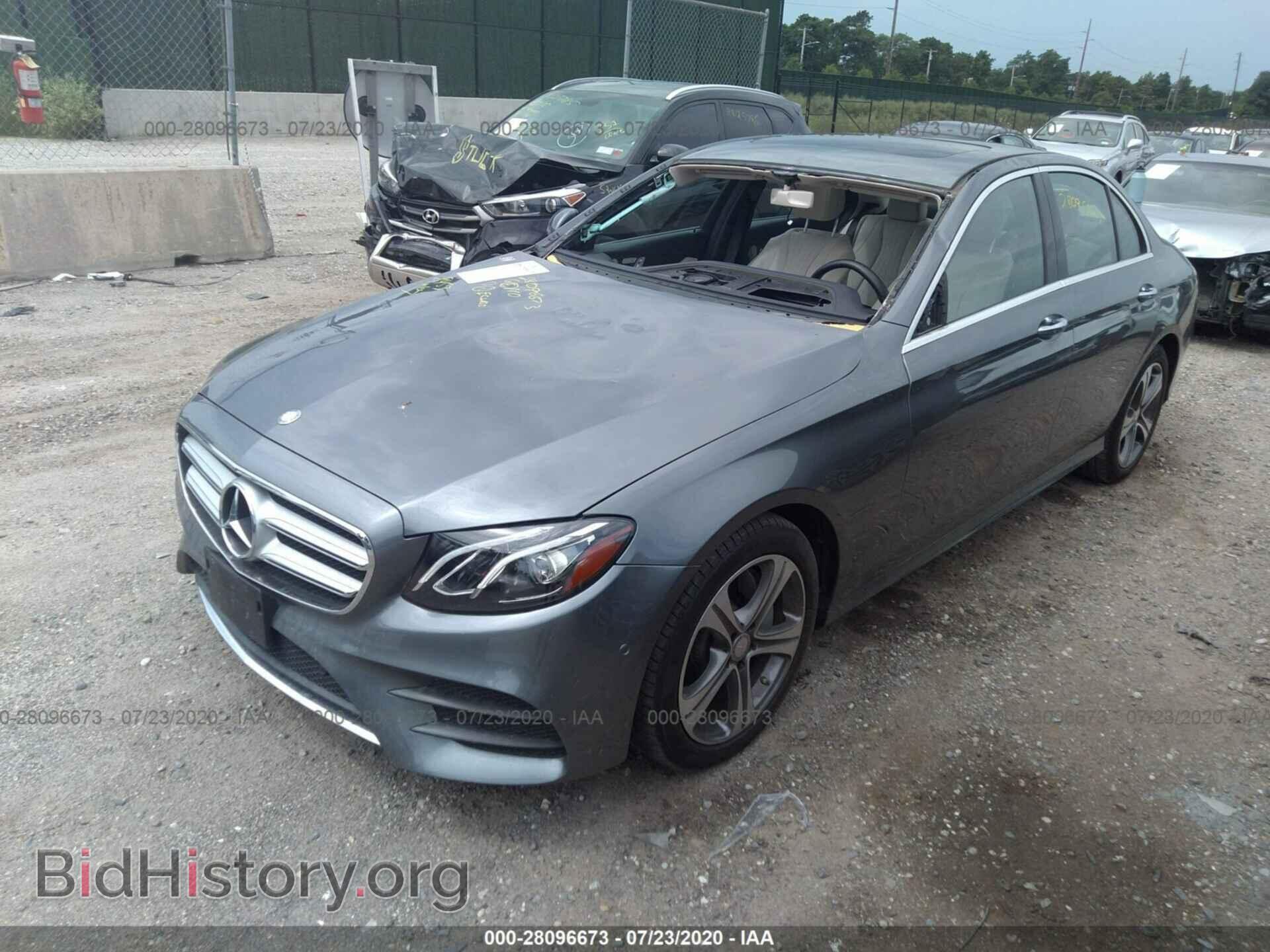 2017 MERCEDES-BENZ E-CLASS - VIN: WDDZF4KB3HA166763 - Фото 2